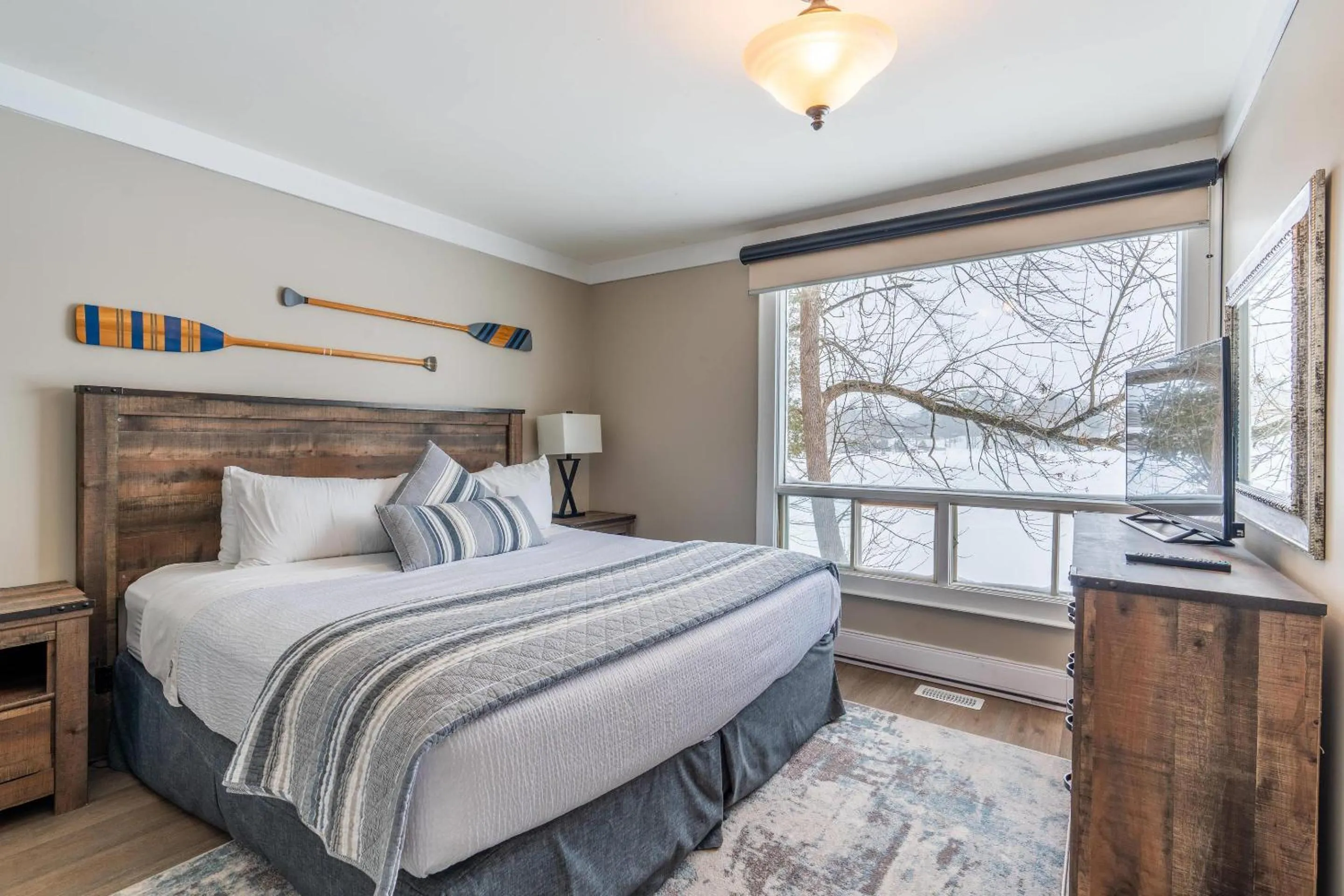 Bedroom, Bed in Bayview Wildwood Resort, an Ascend Collection Resort