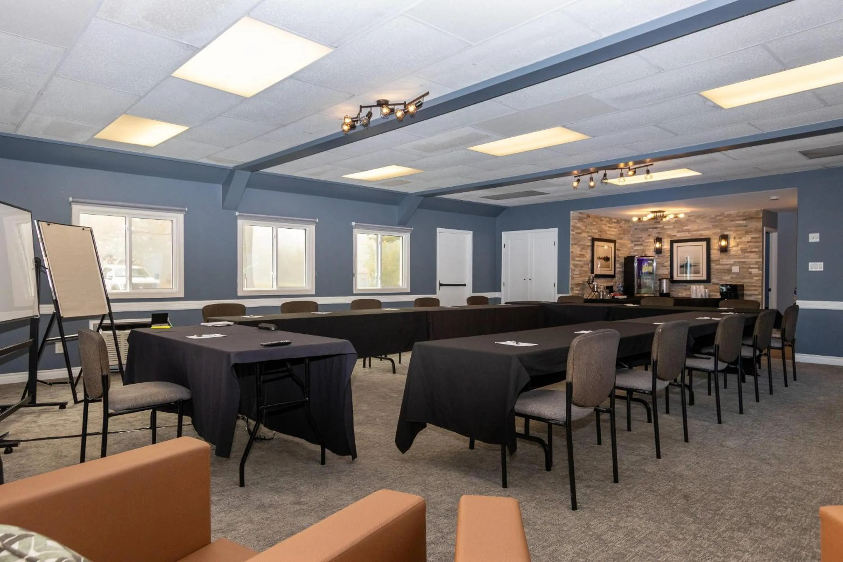 Meeting/conference room in Bayview Wildwood Resort, an Ascend Collection Resort