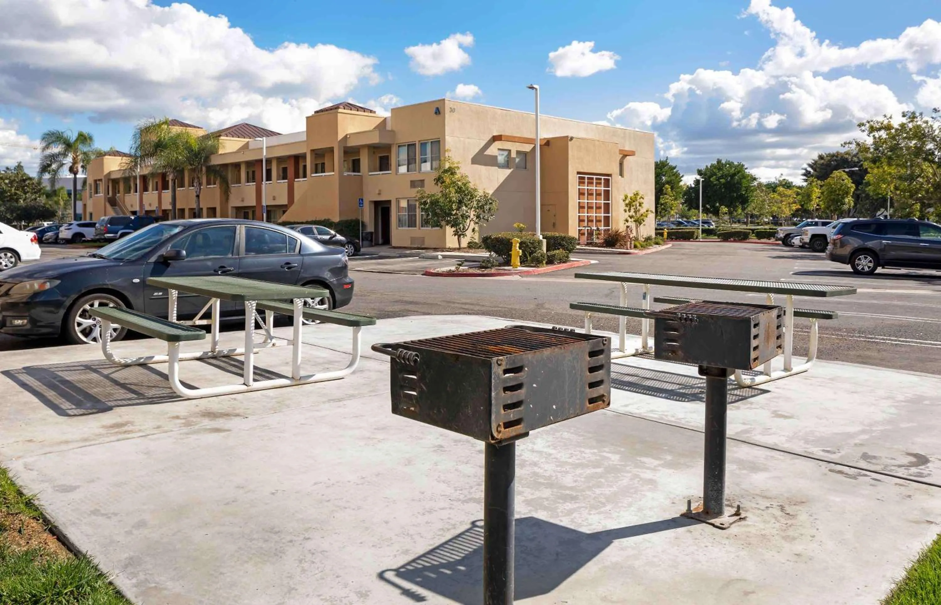 Property building in Extended Stay America Suites - Orange County - Irvine Spectrum