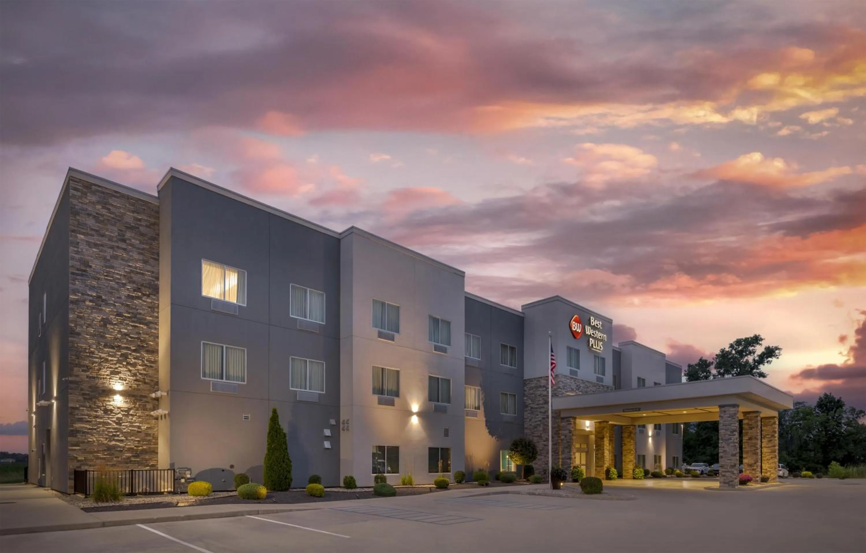 Property building in Best Western Plus Parkside Inn & Suites