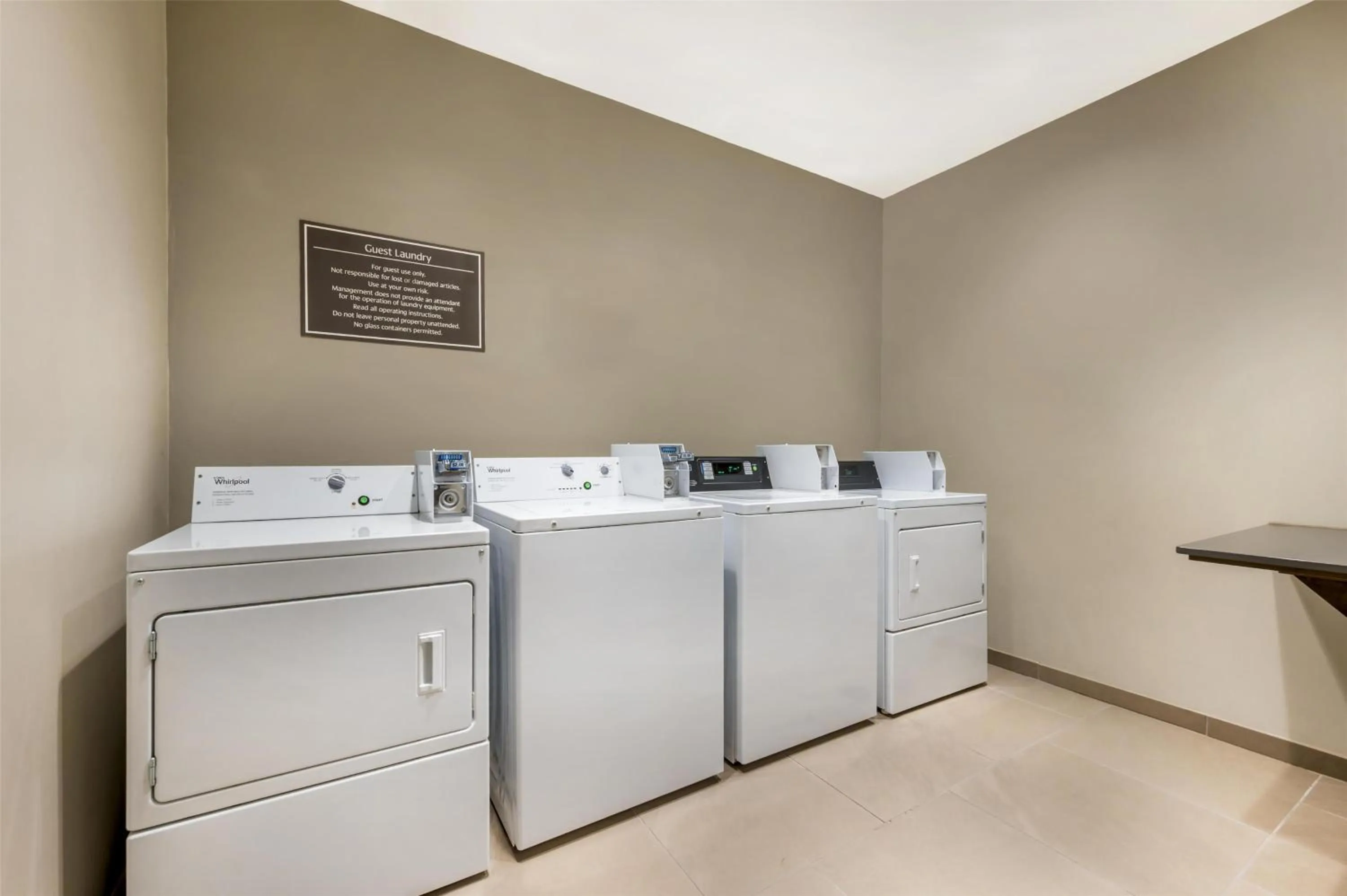 Property building in Best Western Plus Parkside Inn & Suites