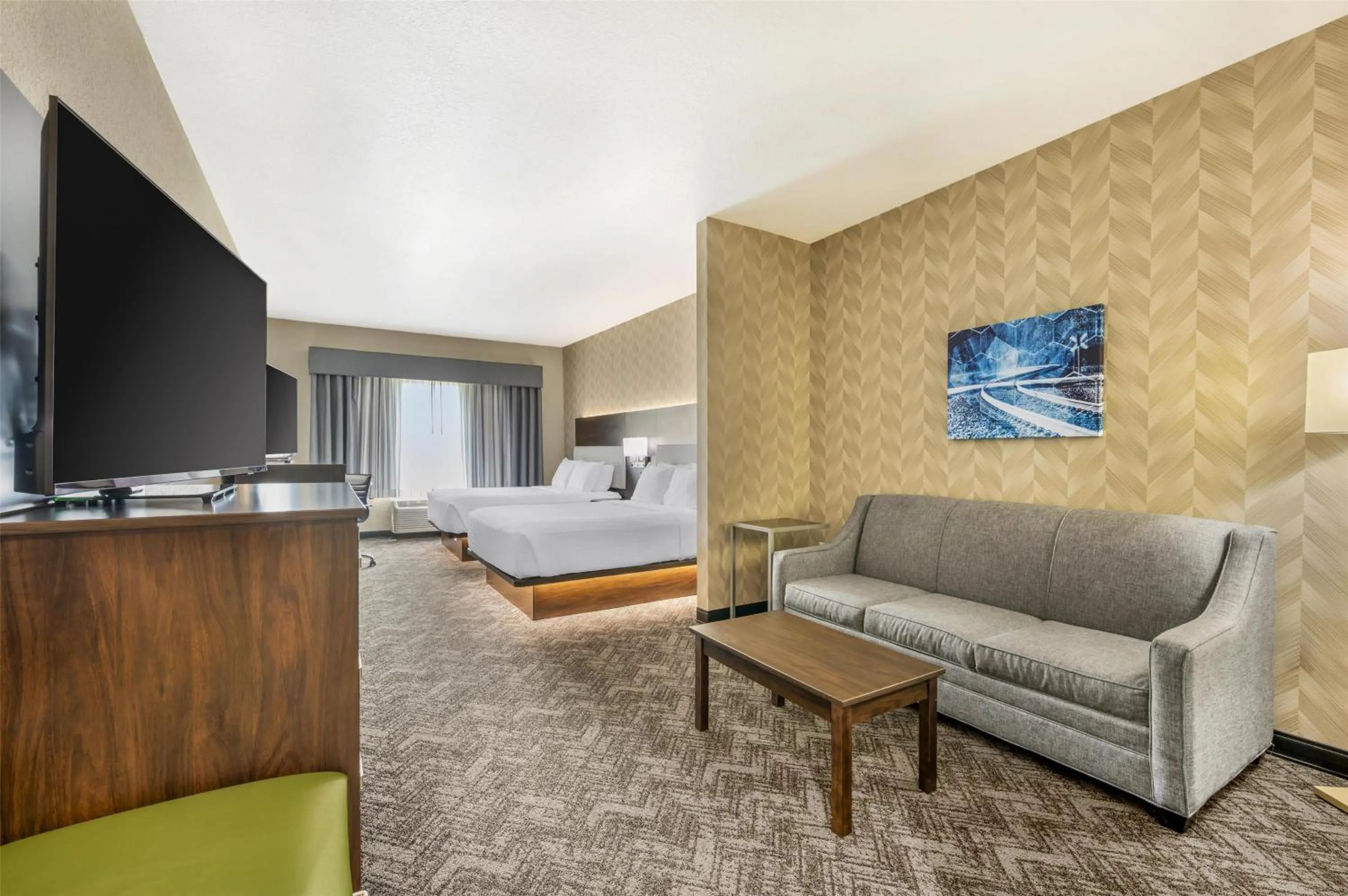 Bedroom, Bed in Best Western Plus Parkside Inn & Suites