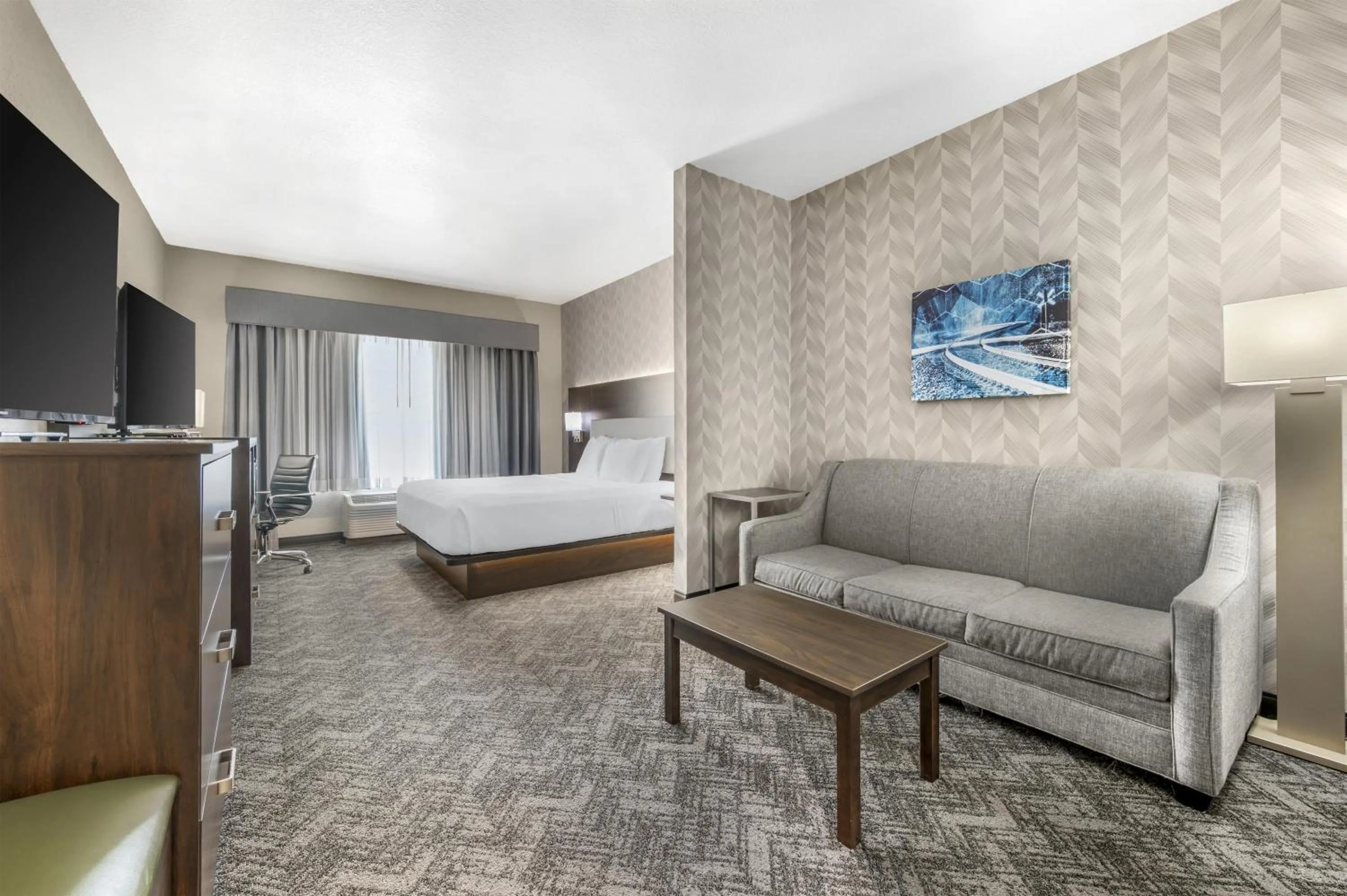 Bedroom, Bed in Best Western Plus Parkside Inn & Suites