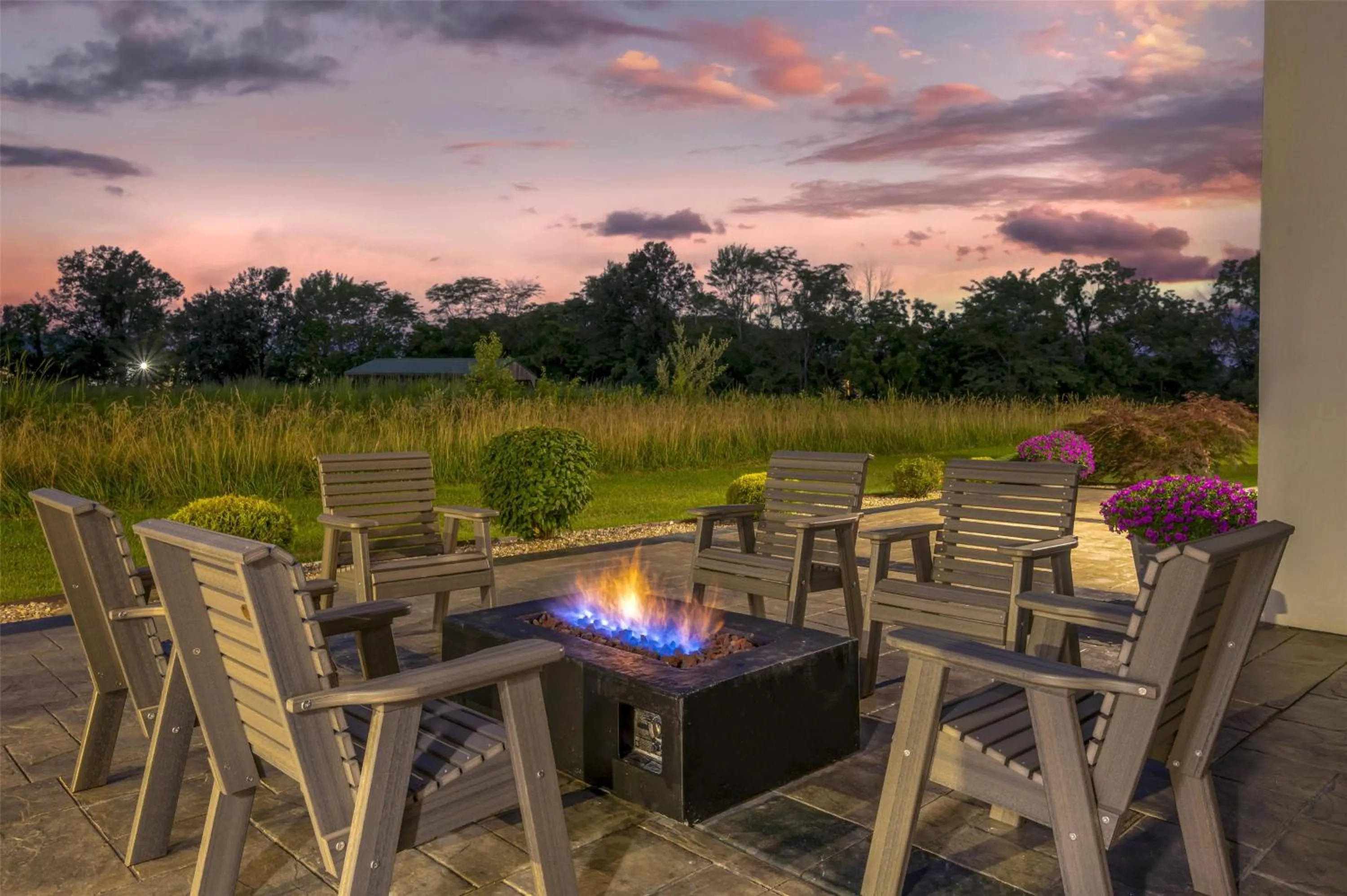 Property building in Best Western Plus Parkside Inn & Suites