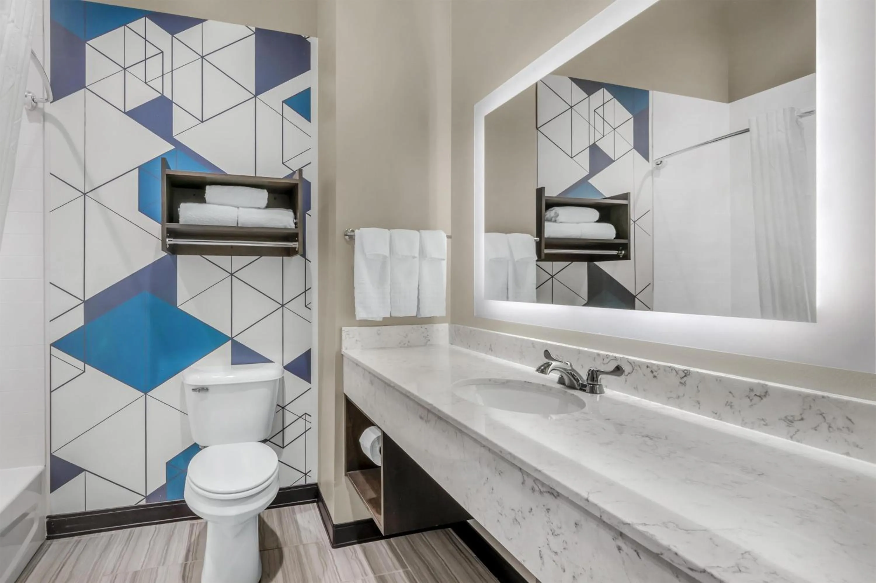 Bathroom in Best Western Plus Parkside Inn & Suites