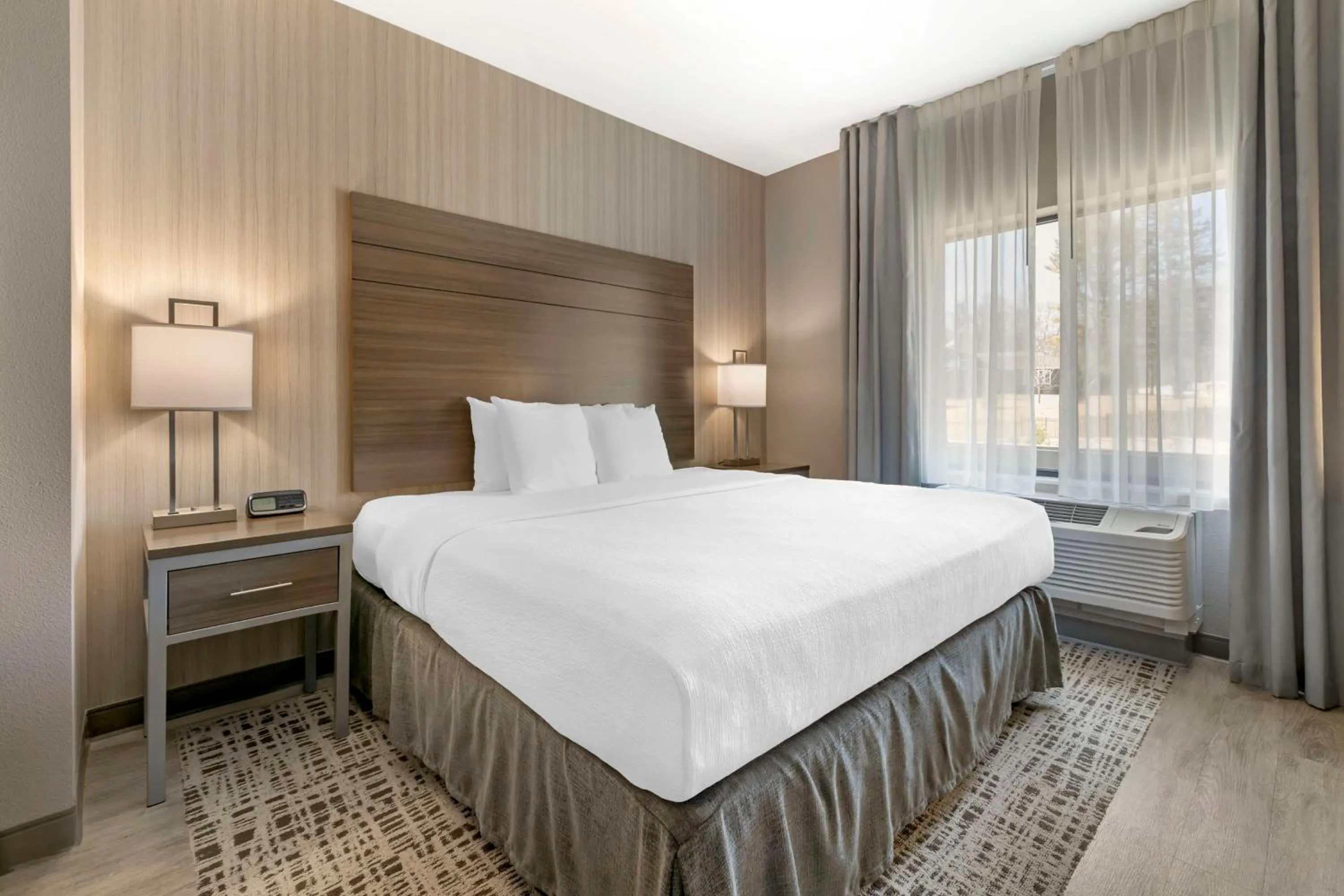 Bedroom, Bed in Best Western Plus LaCrescent - LaCrosse