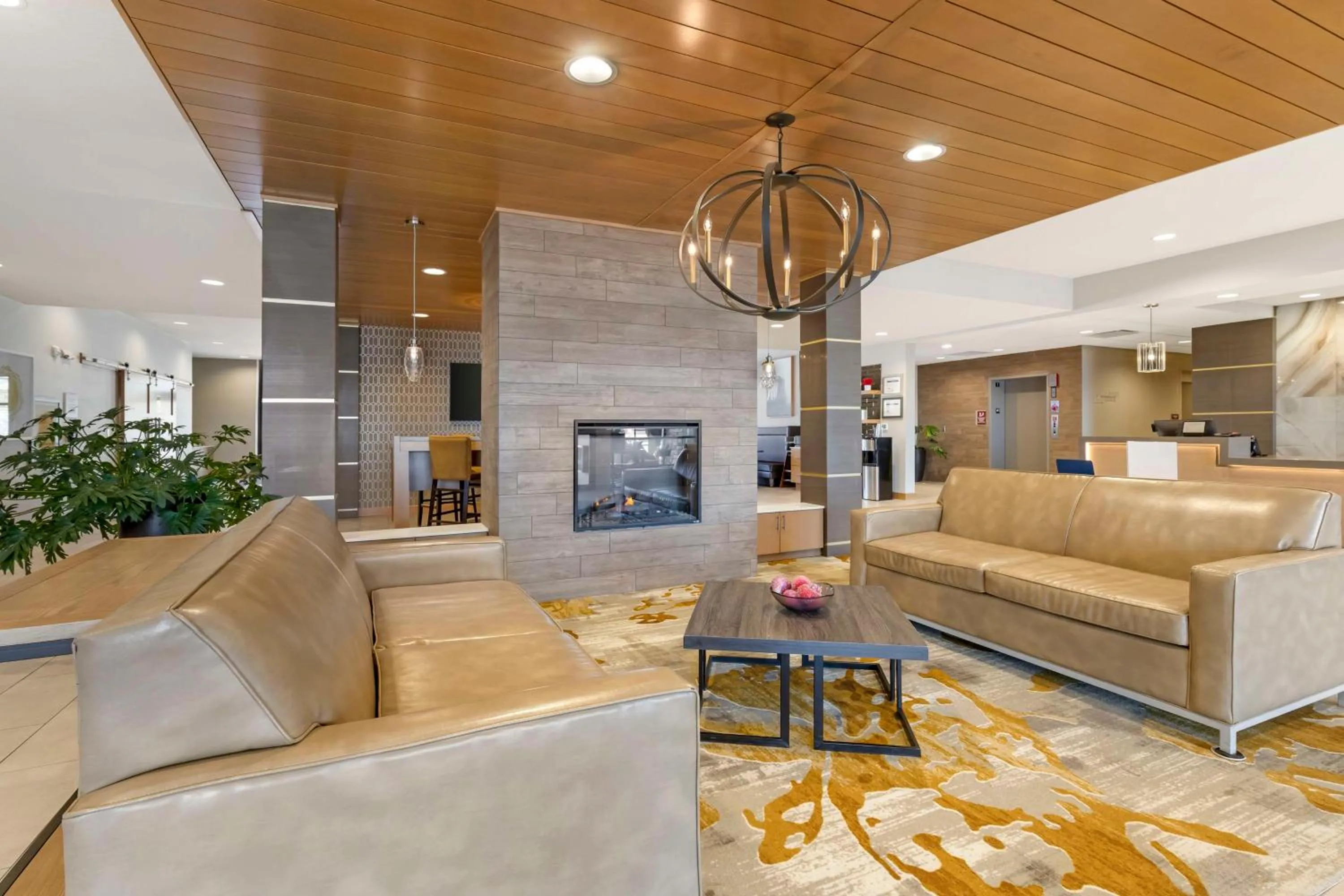 Lobby or reception in Best Western Plus LaCrescent - LaCrosse