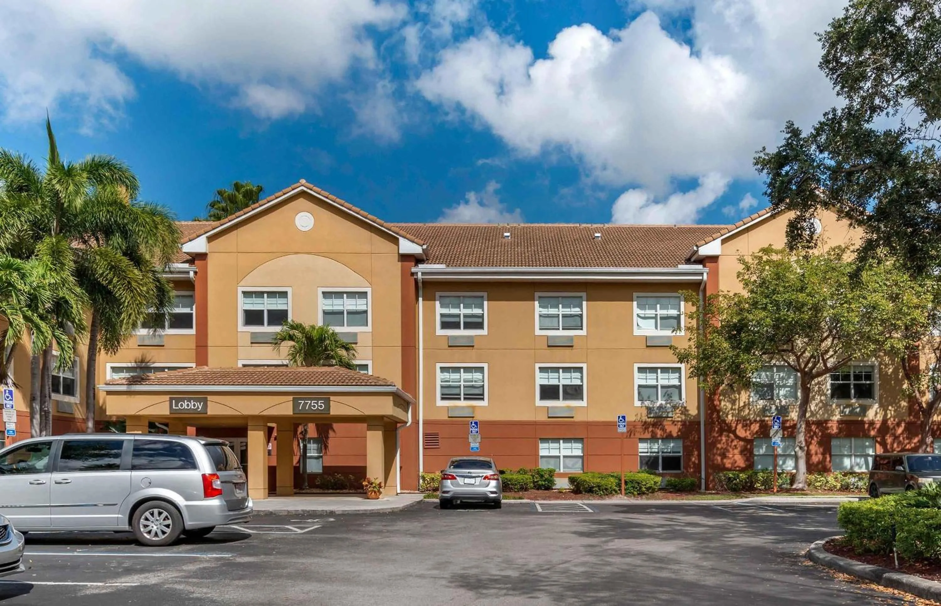 Property building in Extended Stay America Suites - Fort Lauderdale - Plantation