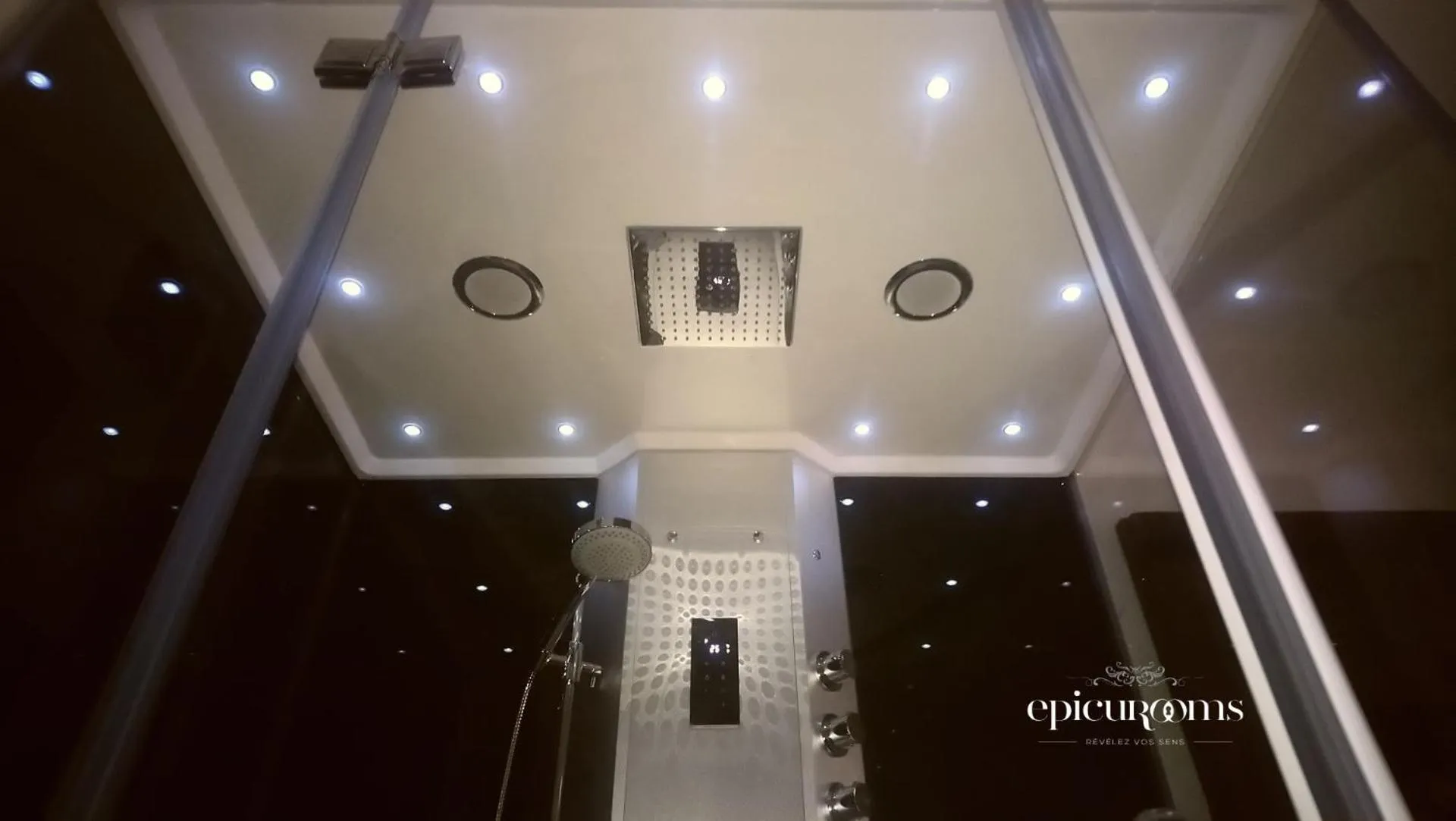 Steam room in Plgfe - Maison d'hôtes EPICUROOMS - Suites romantiques 5 étoiles