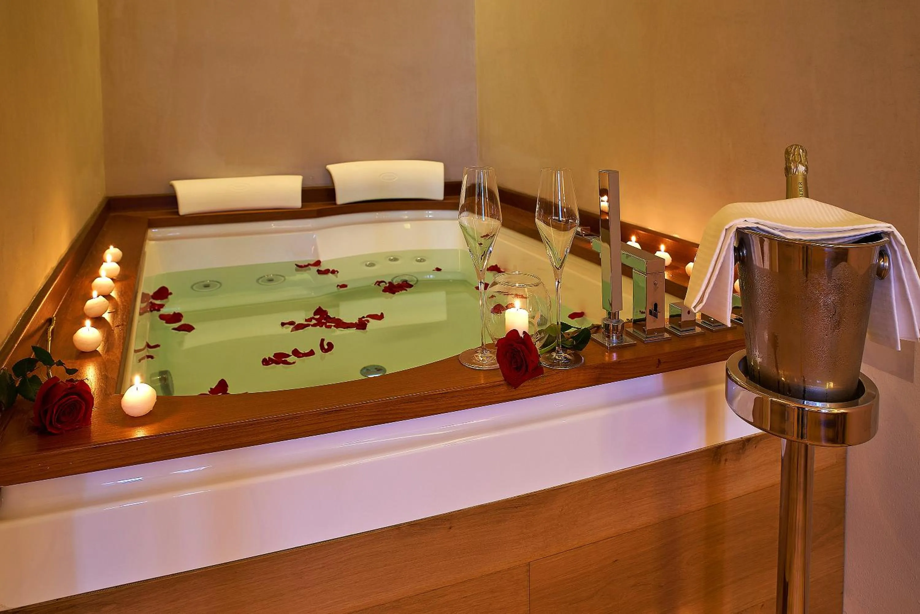 Hot Tub in Resort 37