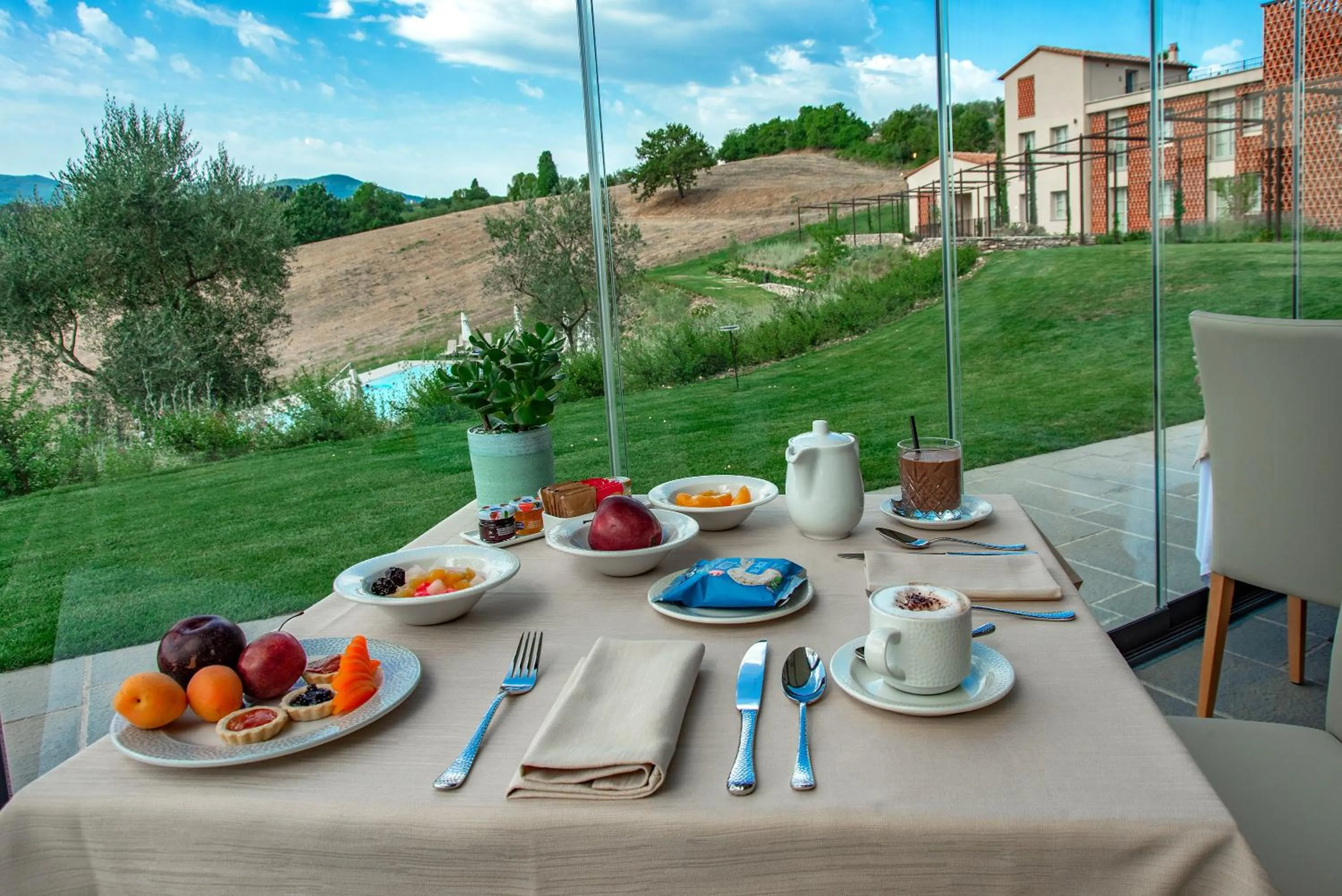 Food and drinks in Resort 37