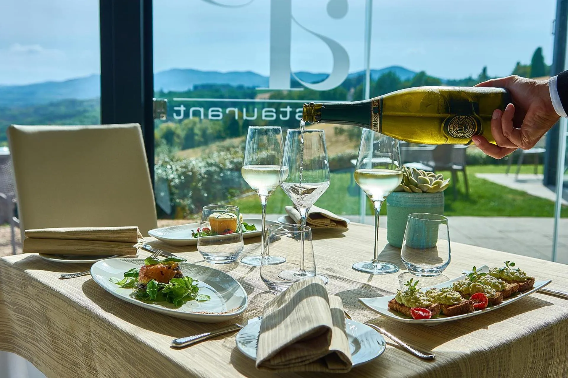 Restaurant/places to eat in Resort 37