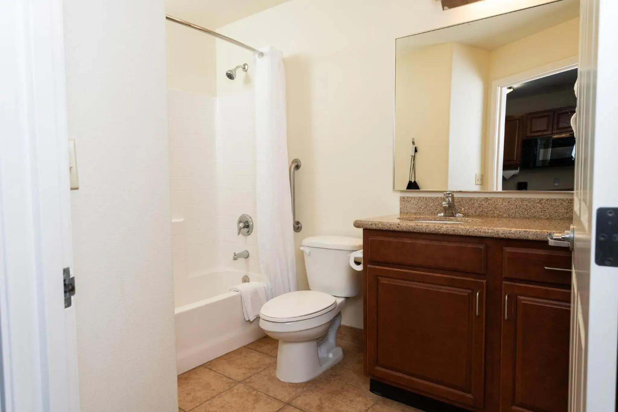 Queen Studio Suite in Candlewood Suites Roswell by IHG Queen Studio Suite in Candlewood Suites Roswell by IHG