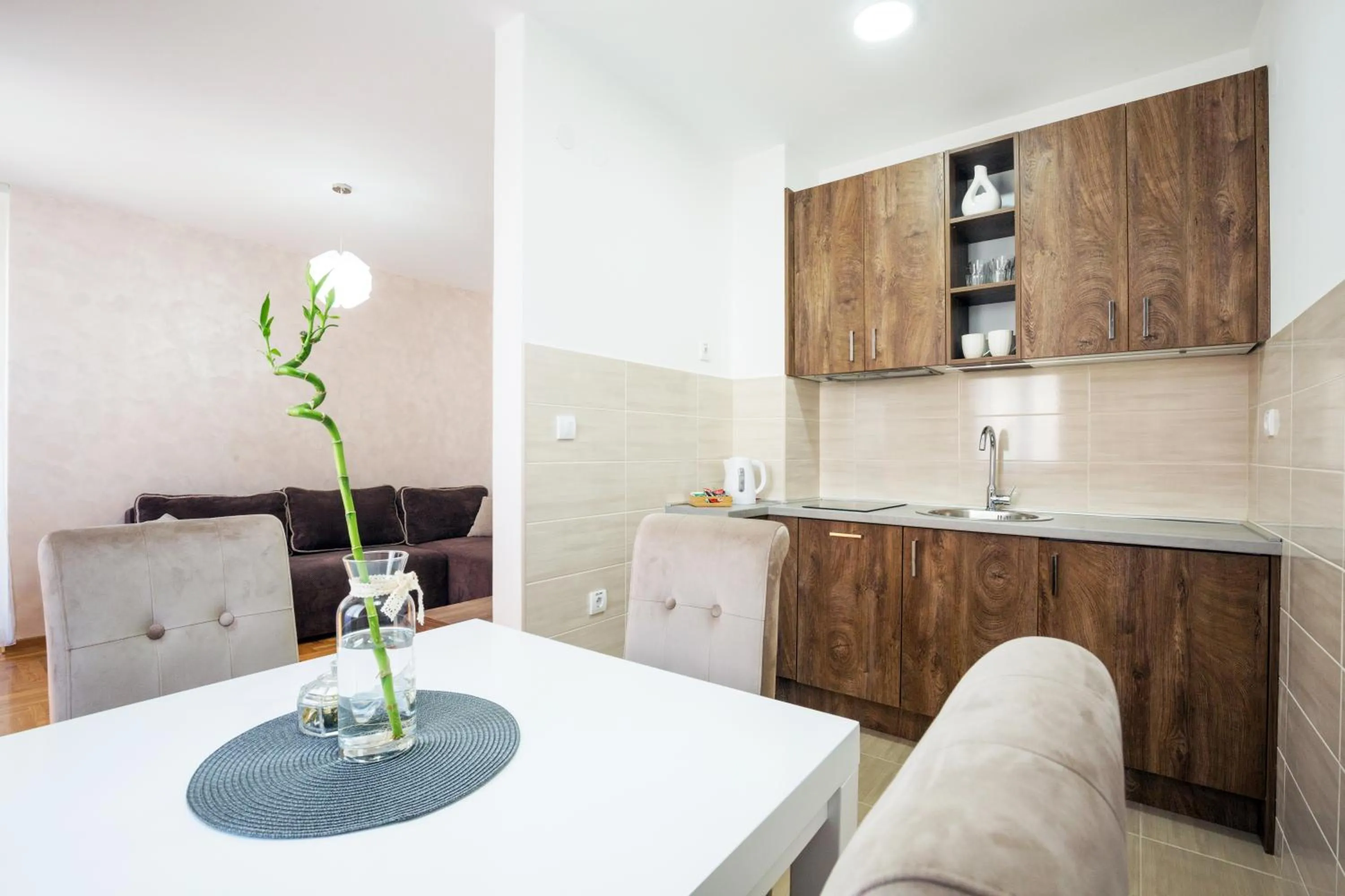Kitchen or kitchenette in Thomas Residence