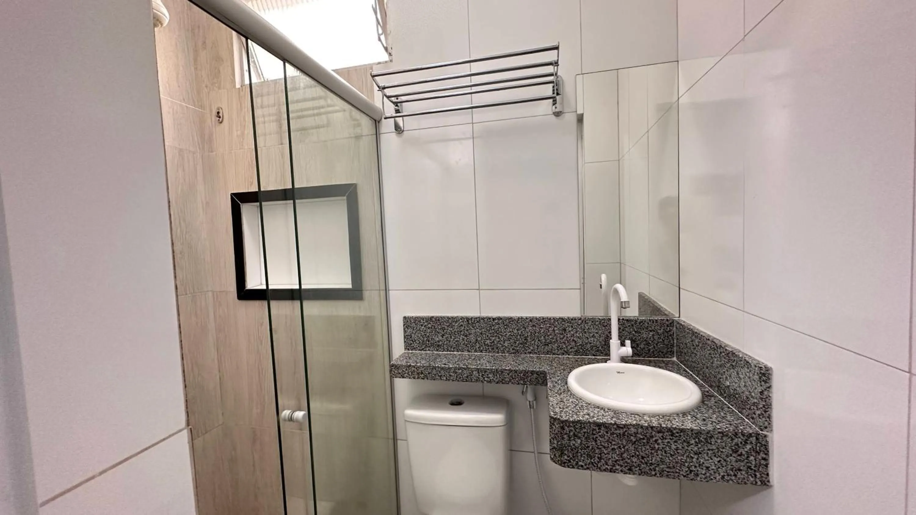 Shower in Pousada São Luiz