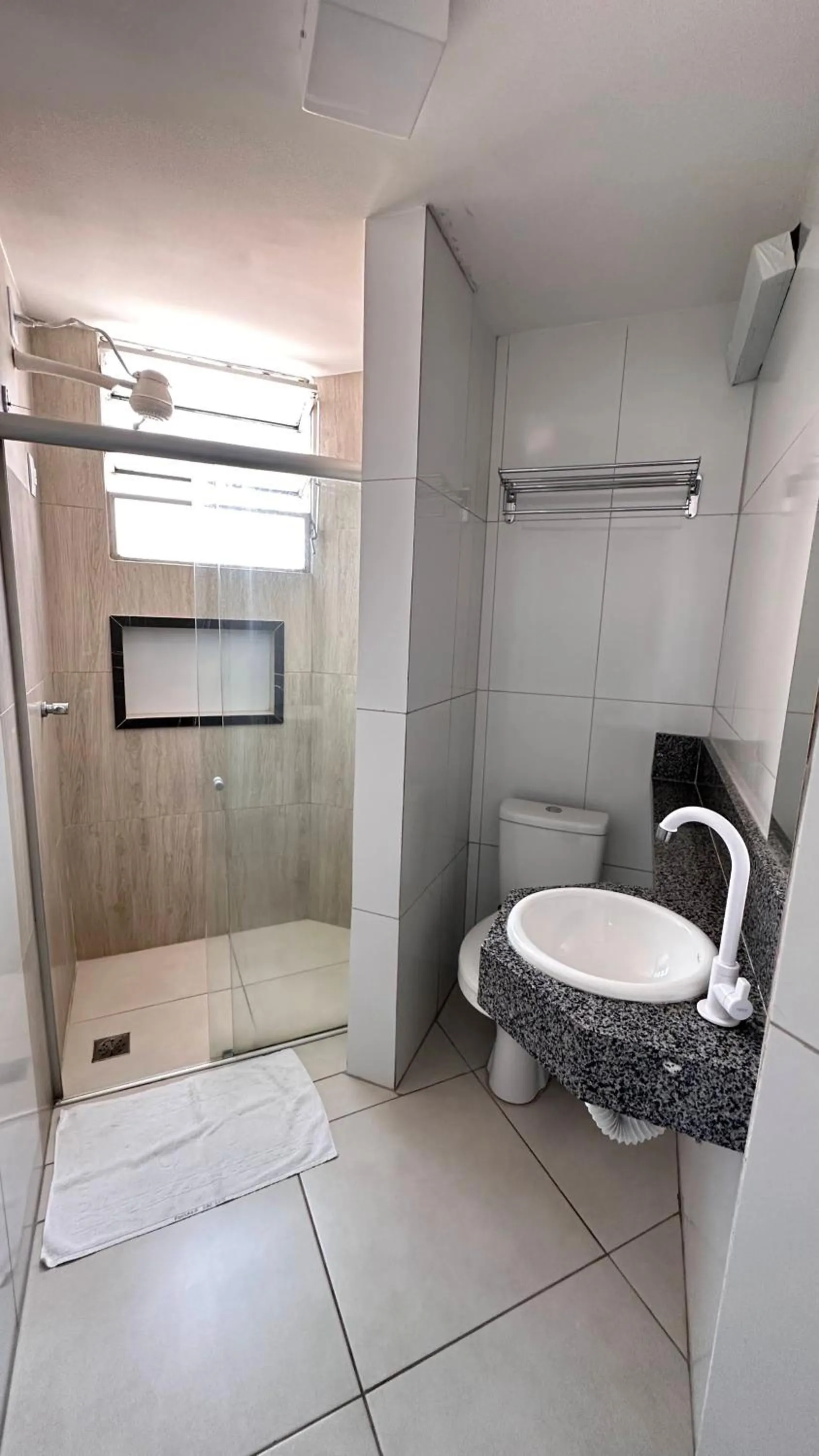 Shower in Pousada São Luiz