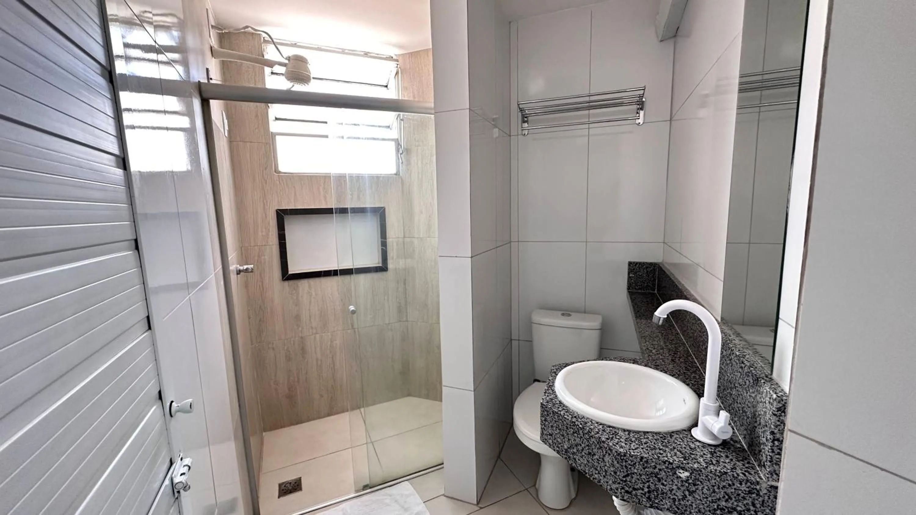 Shower in Pousada São Luiz