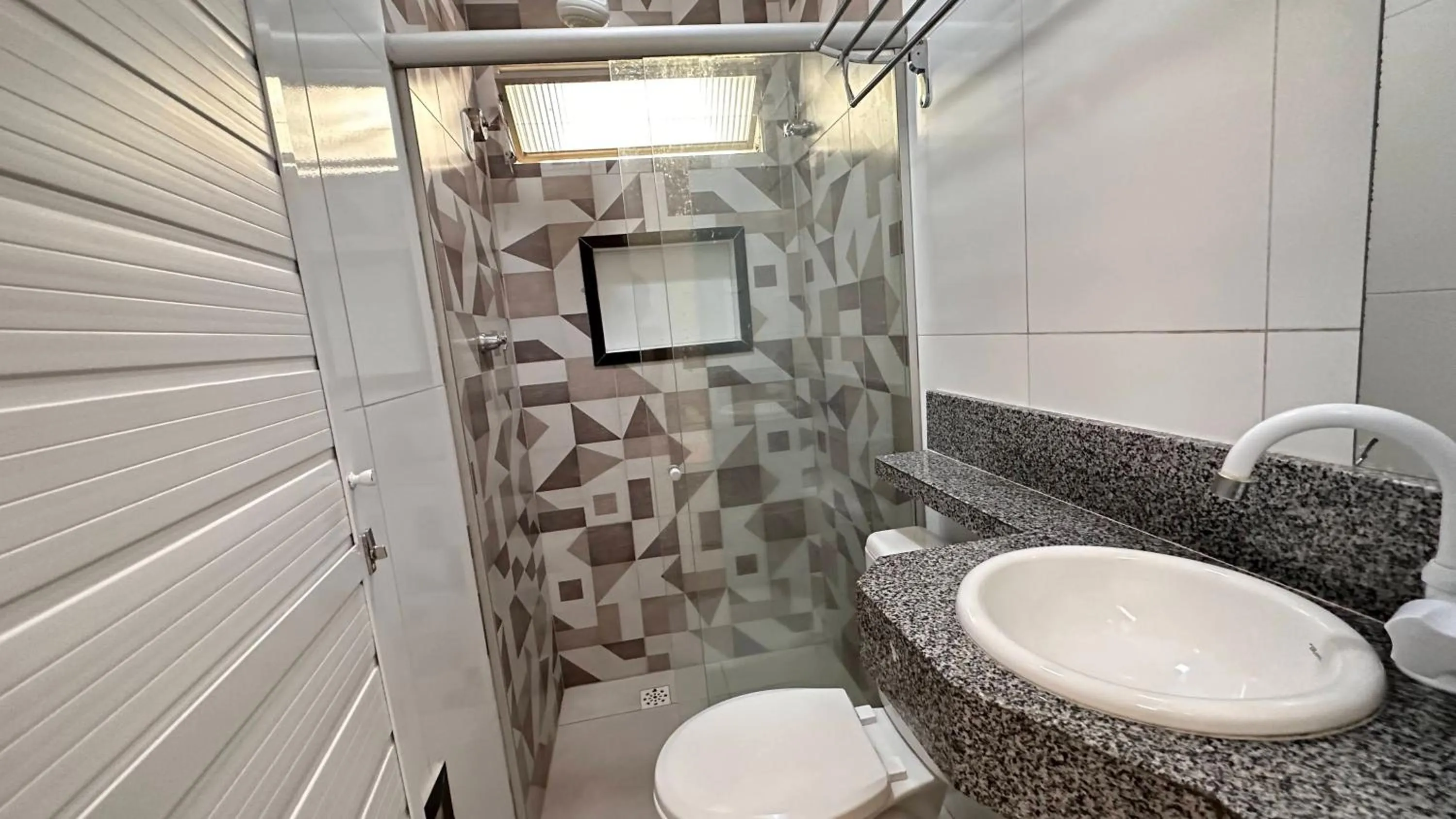 Shower in Pousada São Luiz