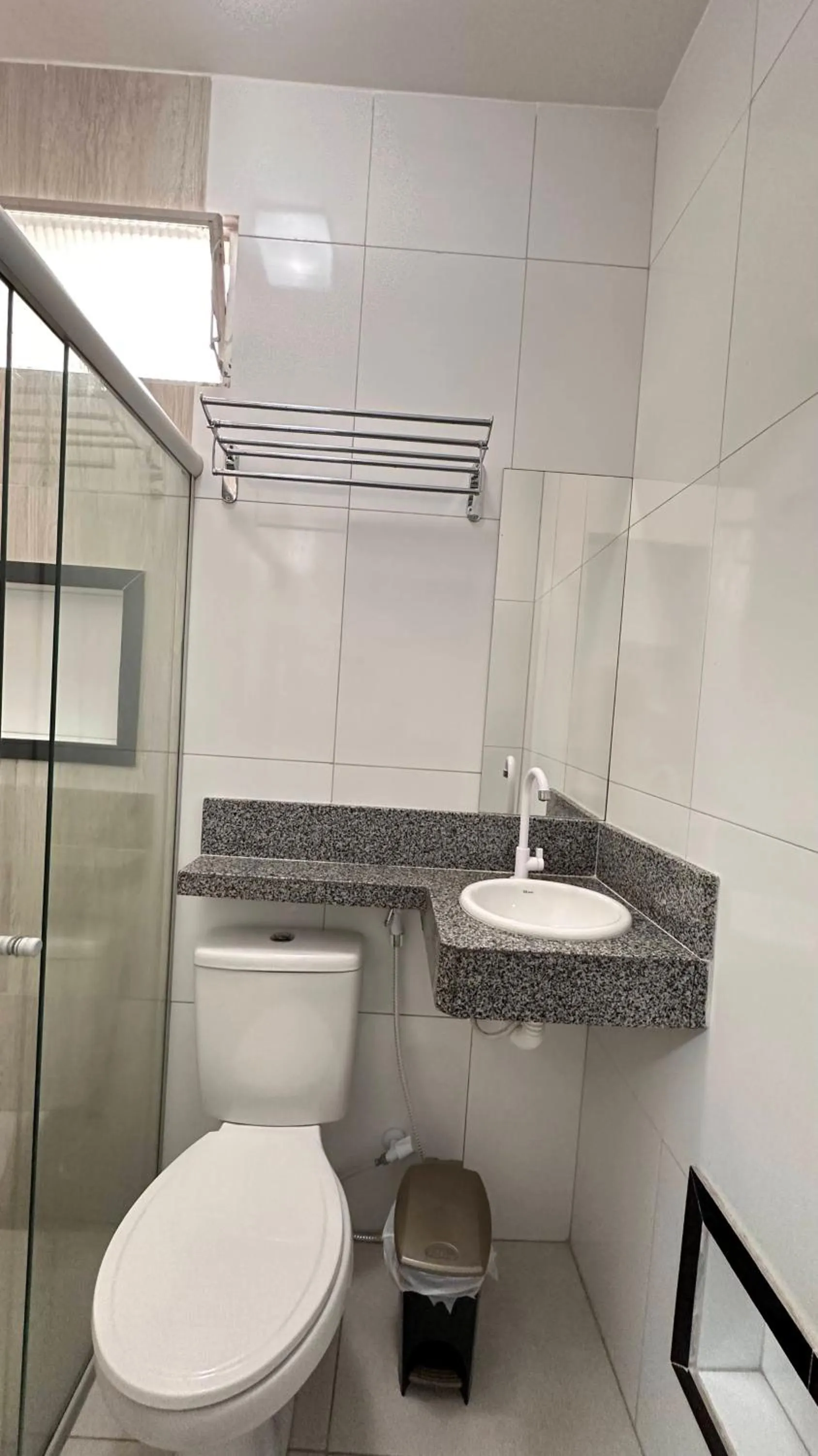 Shower in Pousada São Luiz