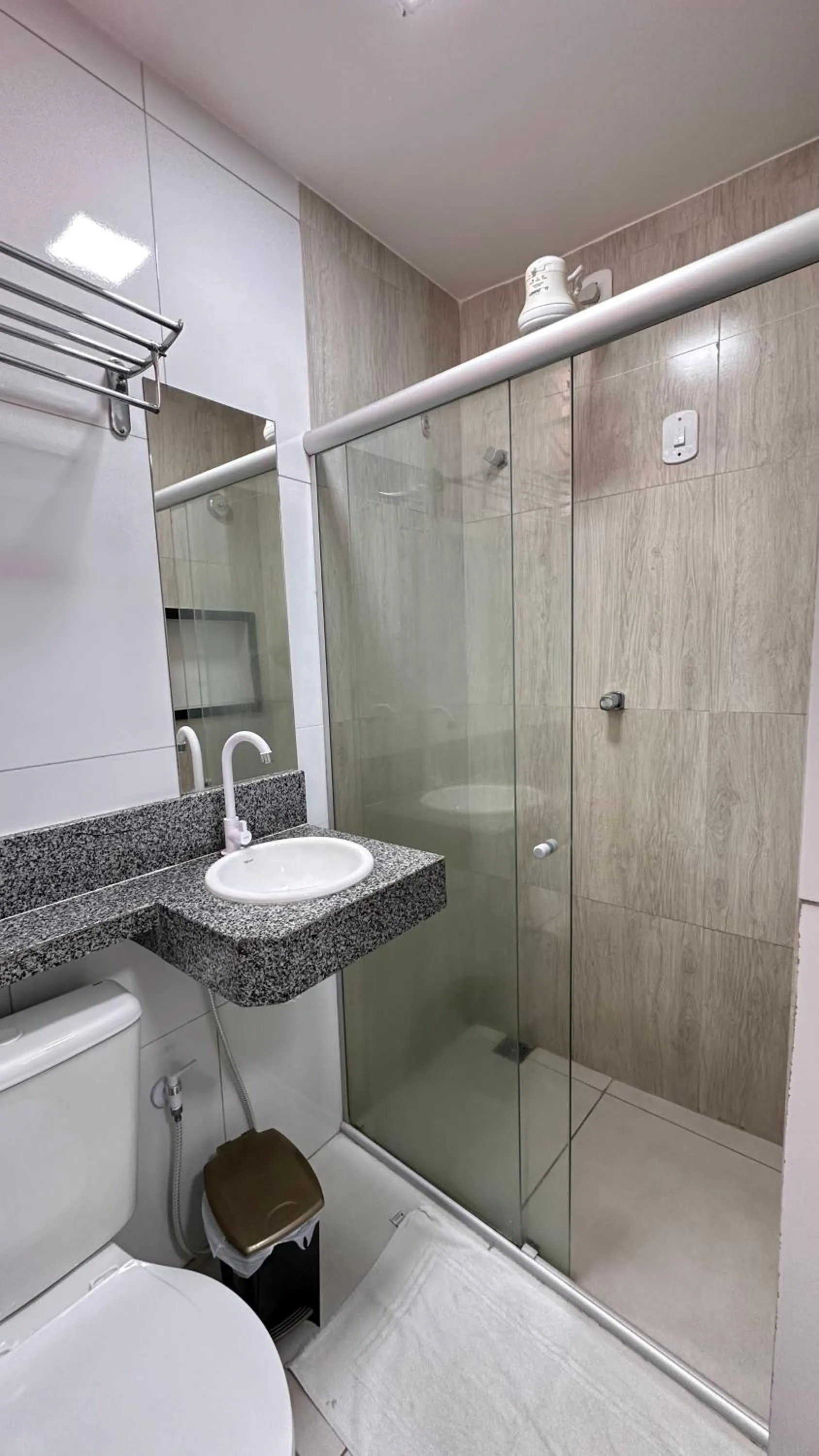 Shower in Pousada São Luiz