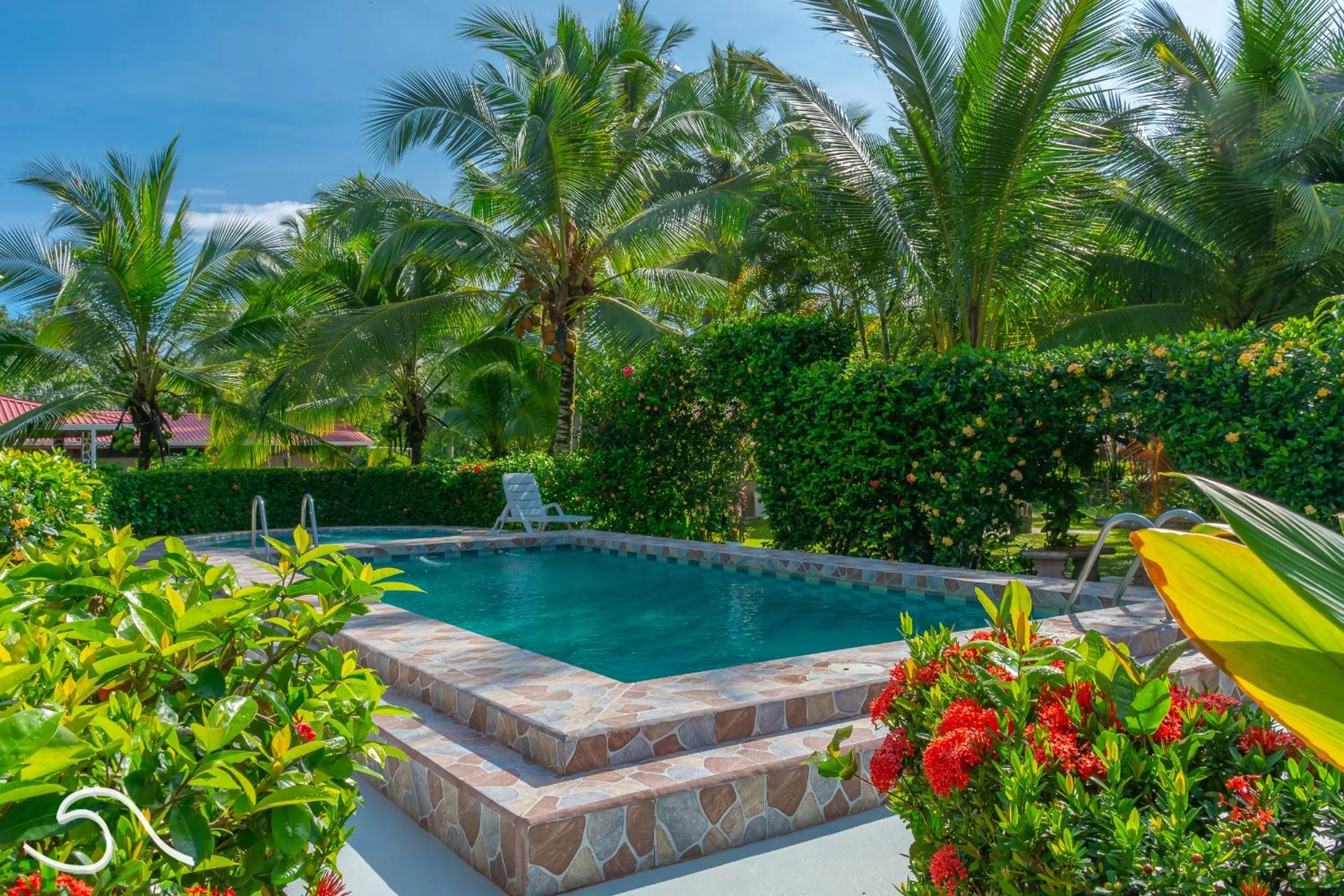 Swimming pool in Tranquilidad Resort
