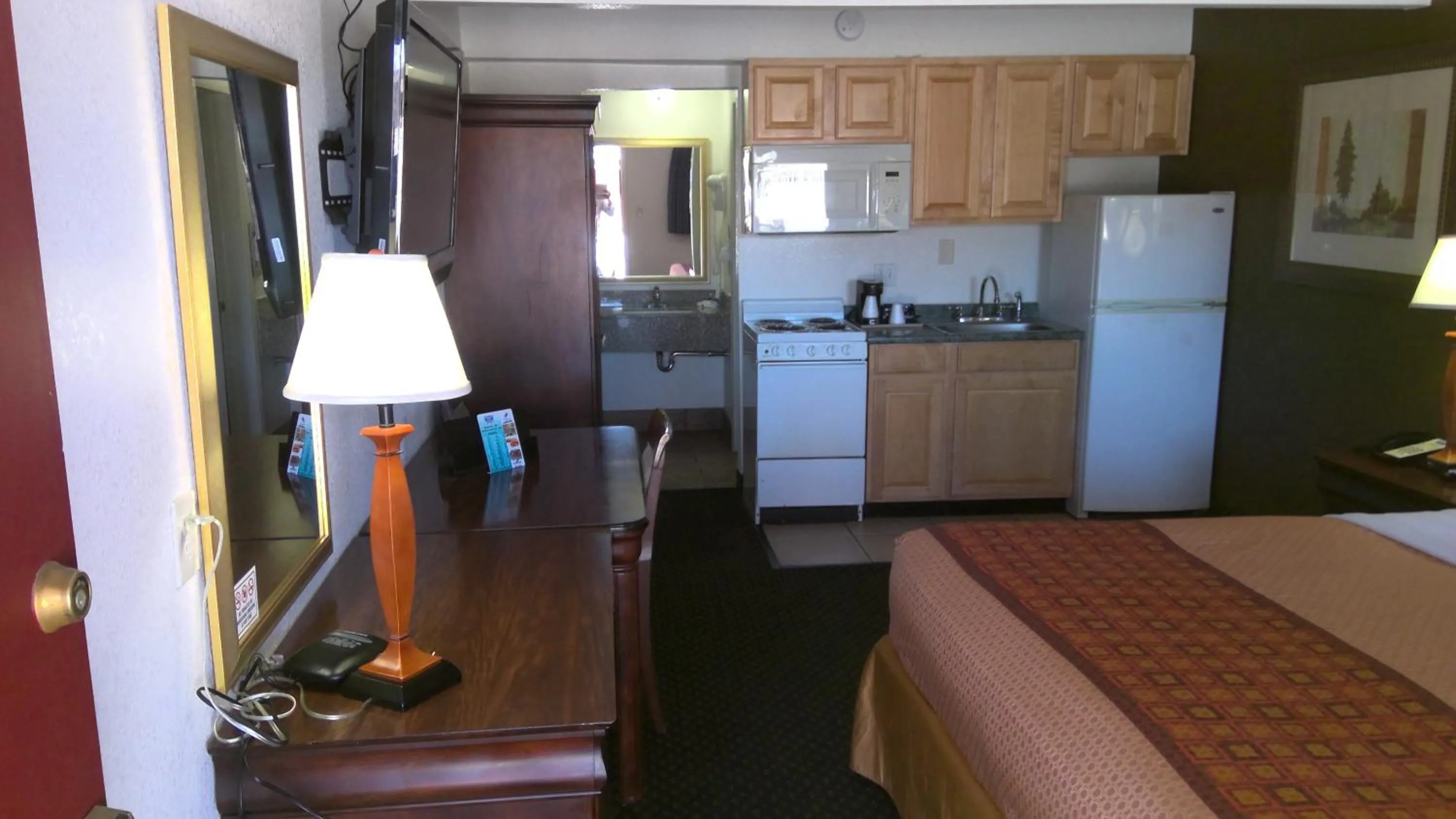 Kitchen or kitchenette in 1st Interstate Inn Montrose