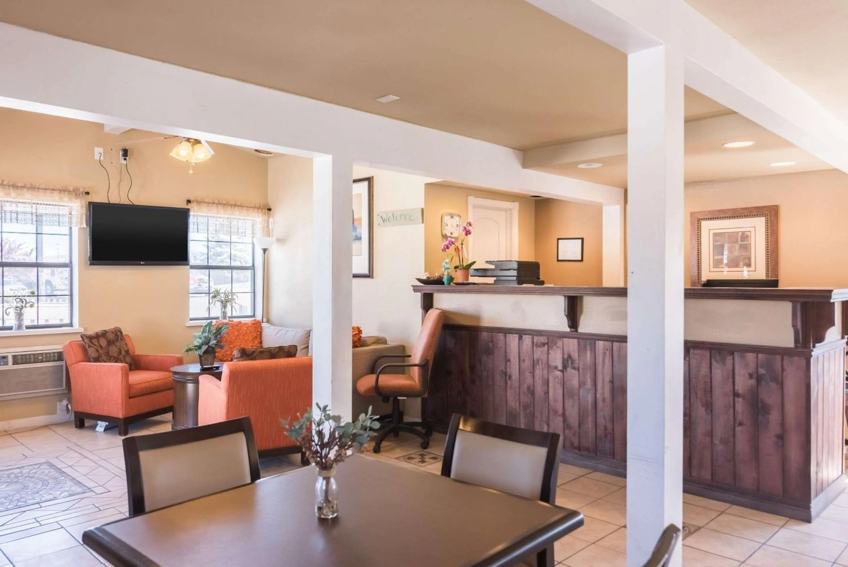 Lobby or reception in 1st Interstate Inn Montrose