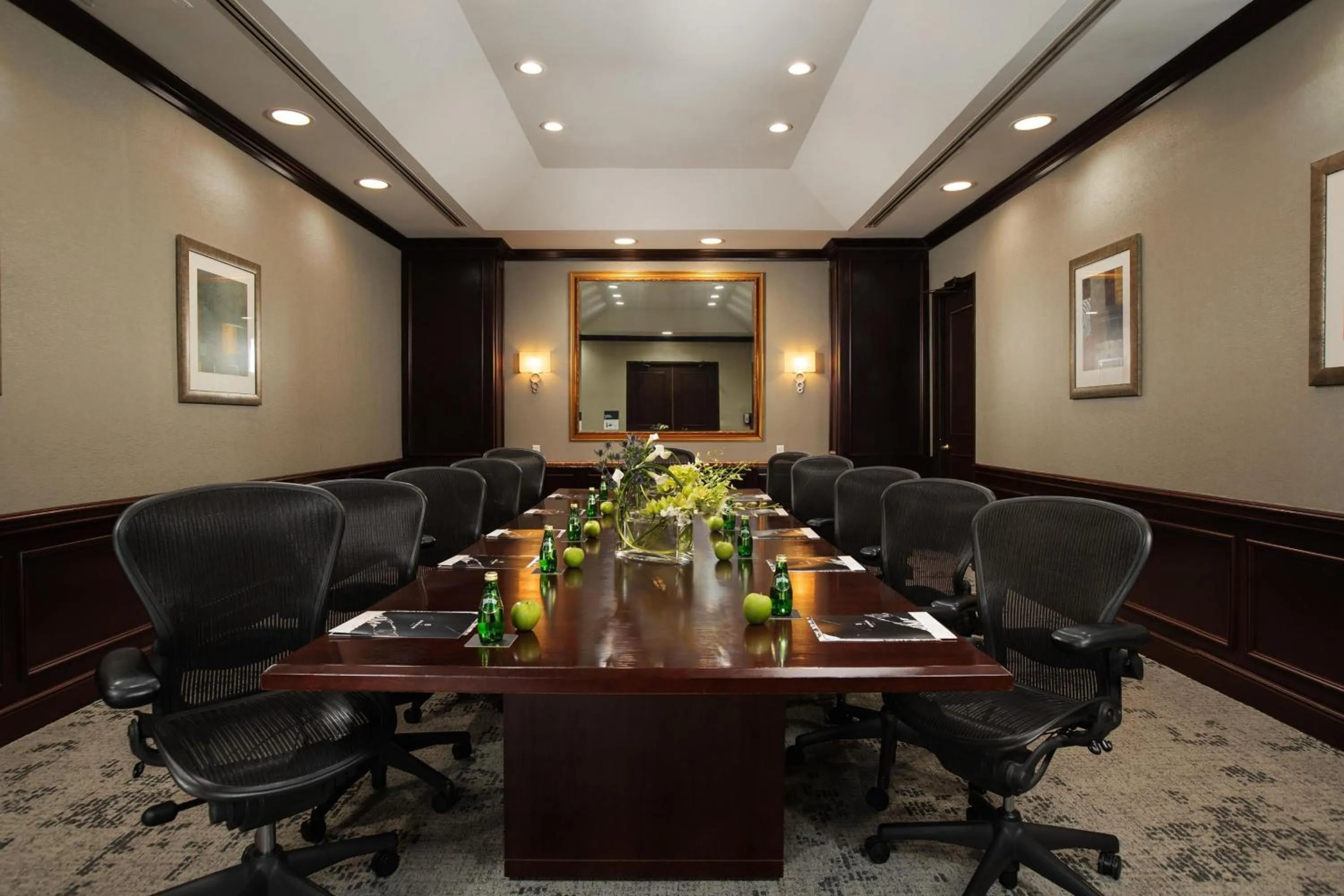 Meeting/conference room in The Beeman Hotel