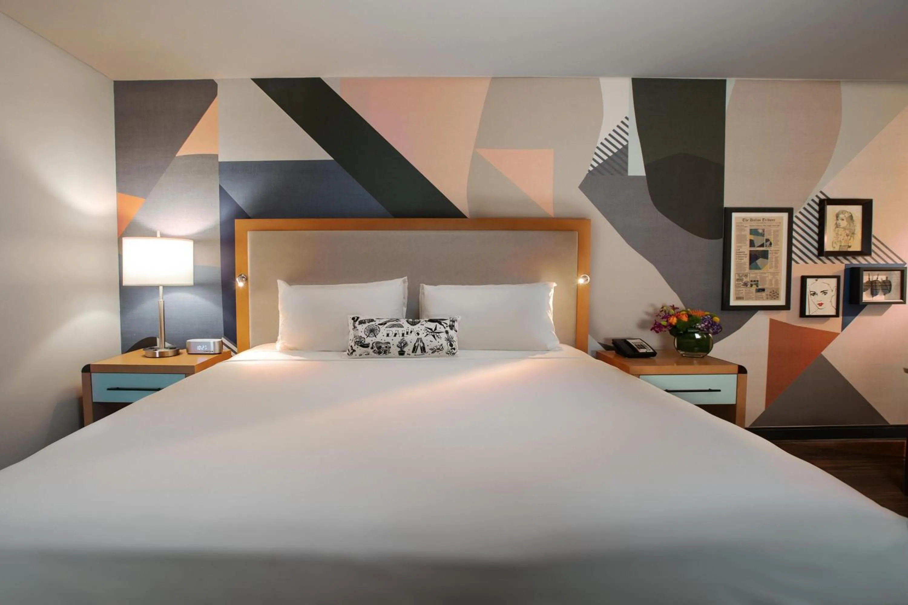 Photo of the whole room, Bed in The Beeman Hotel