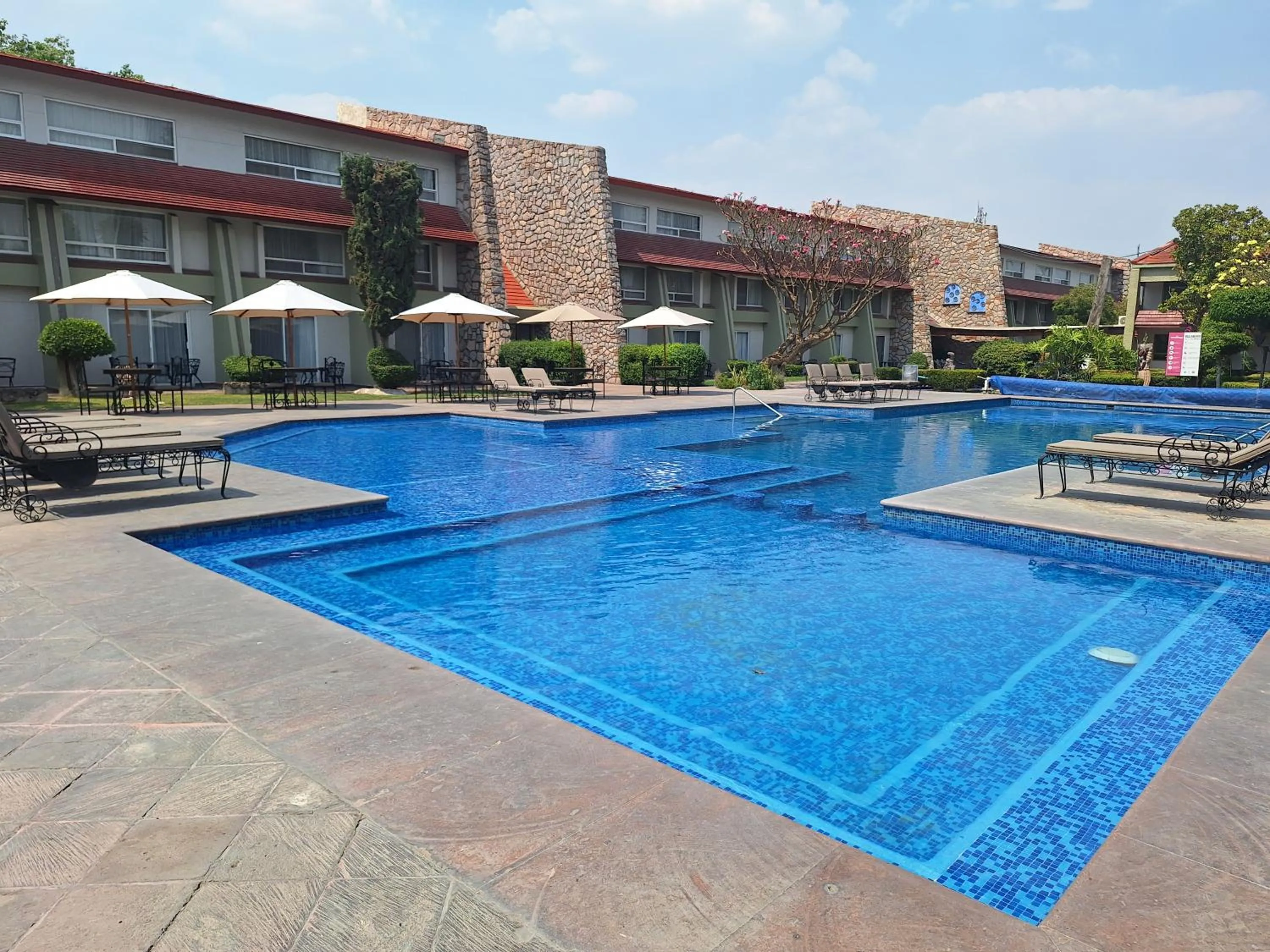 Swimming pool in Hotel Real de Minas Tradicional