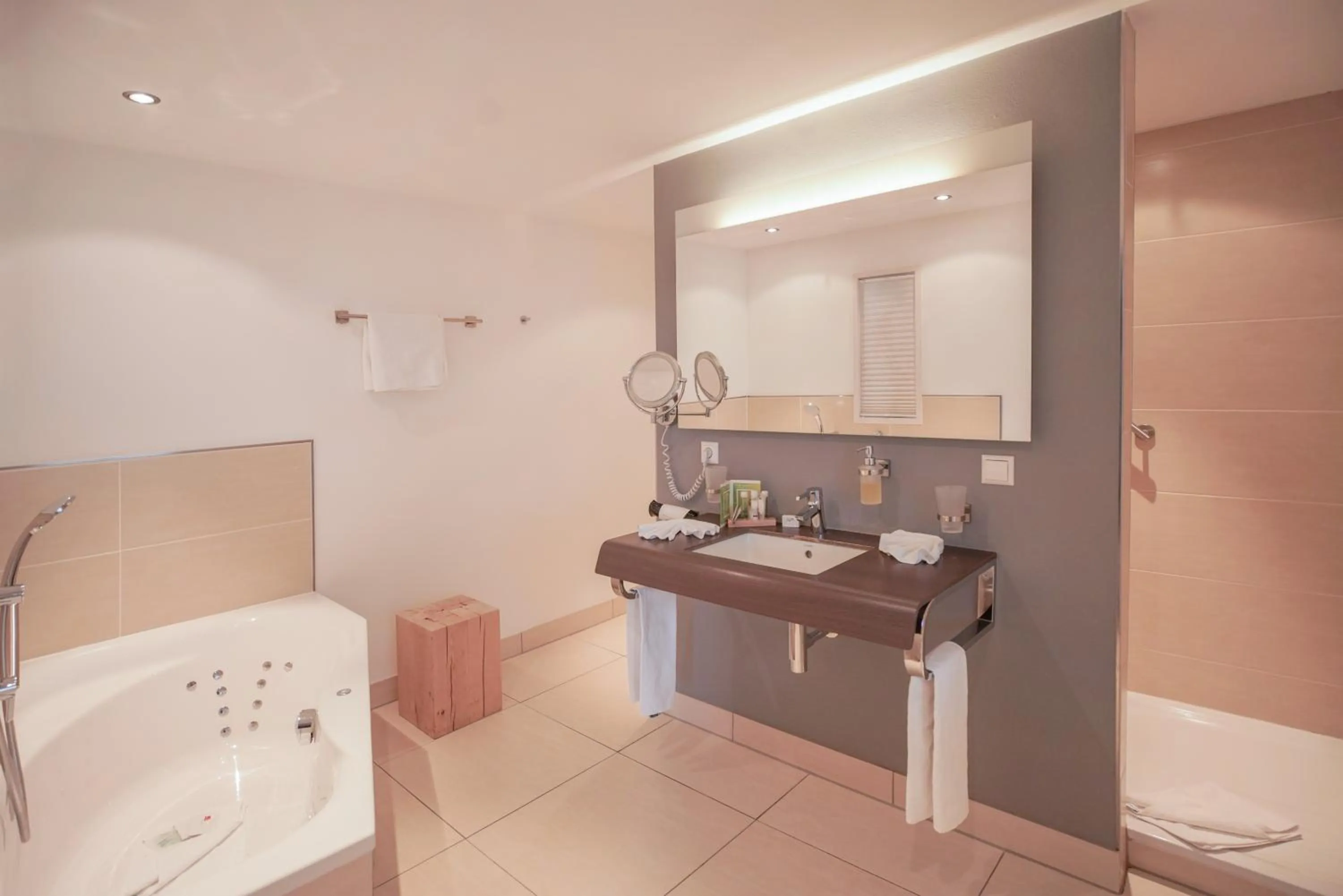 Bathroom in Hotel Restaurant Der Engel, Sasbachwalden