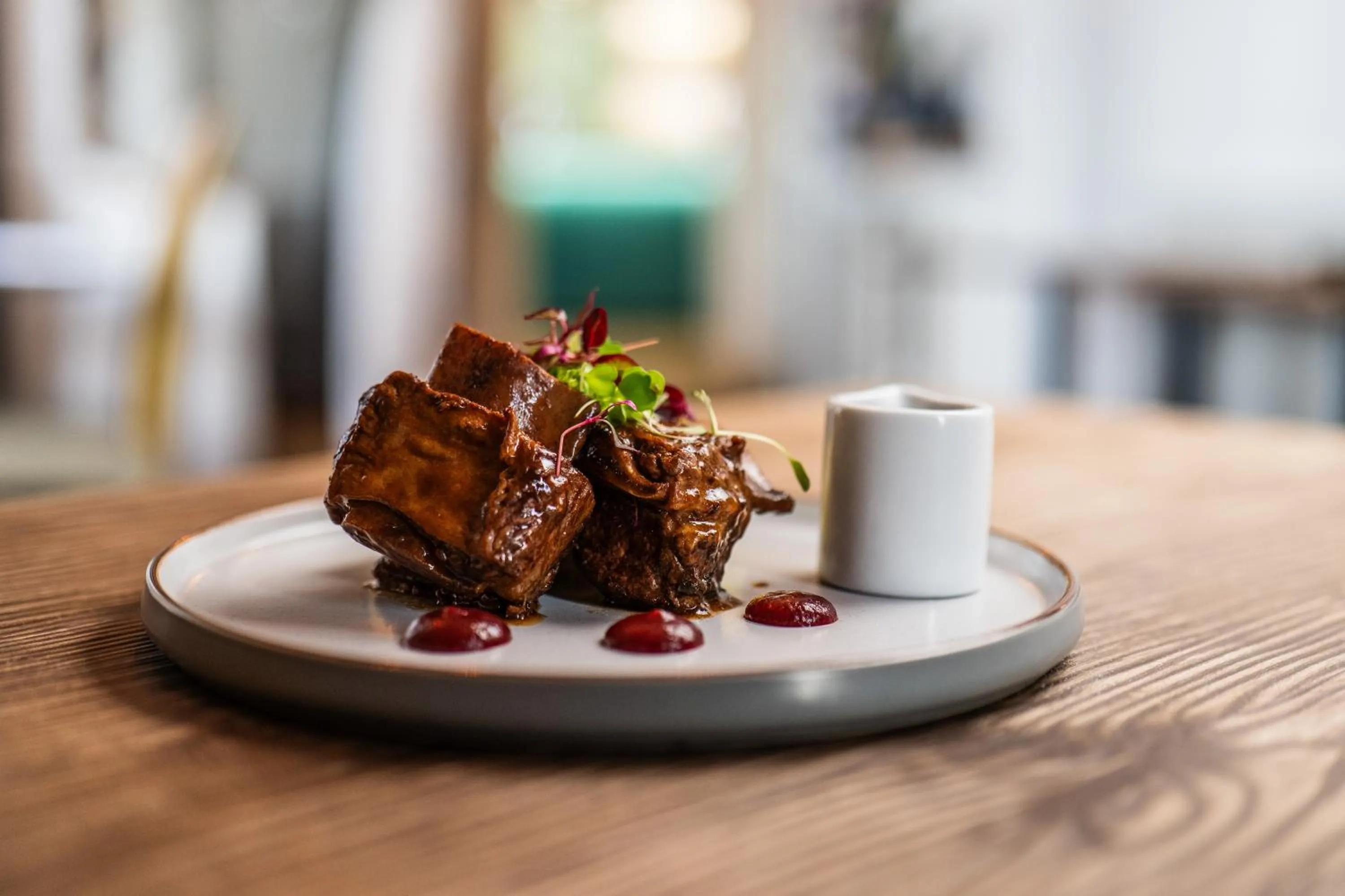 Restaurant/places to eat in Delmont Hotel & View Restaurant