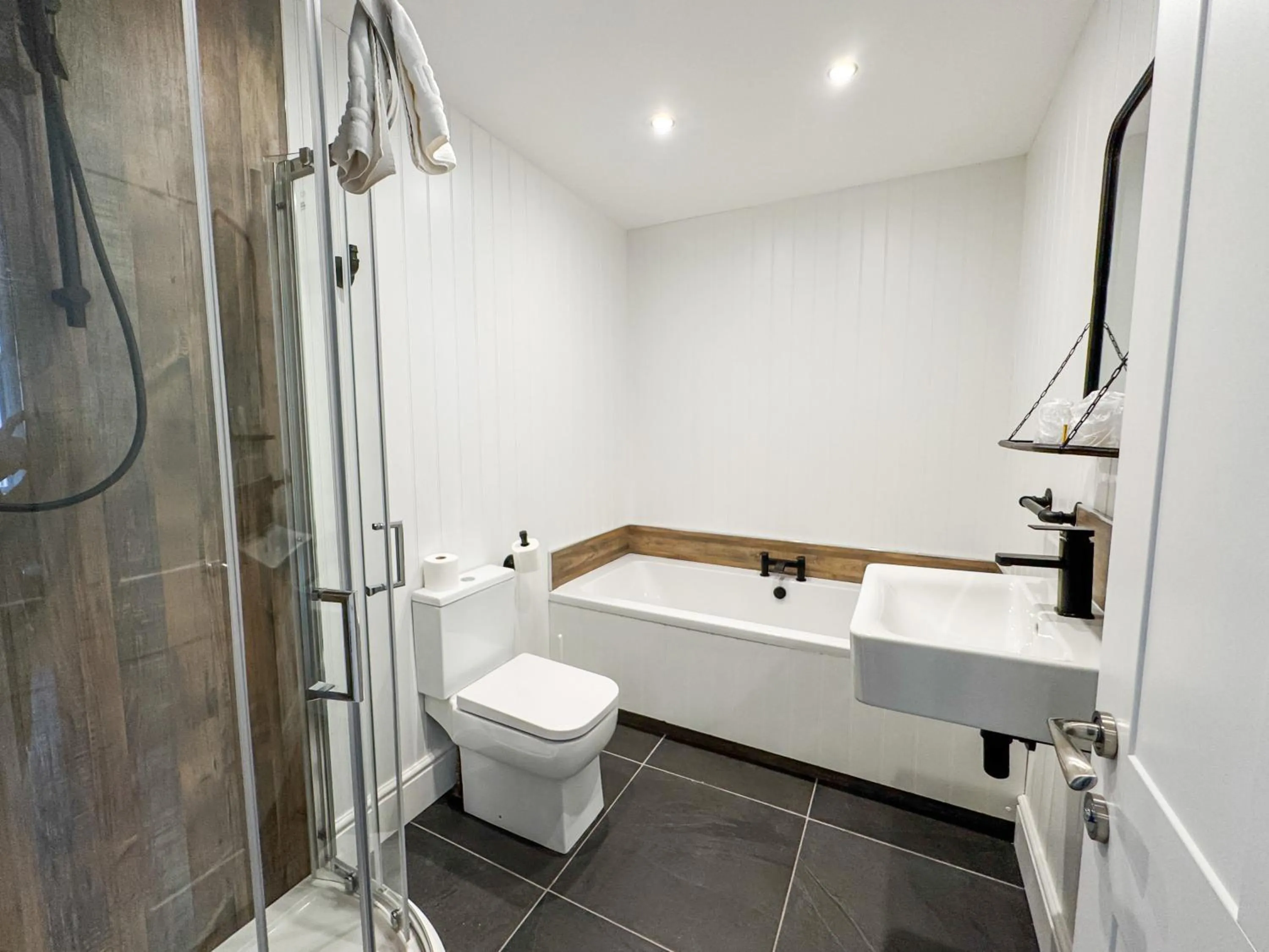 Bathroom in Delmont Hotel & View Restaurant