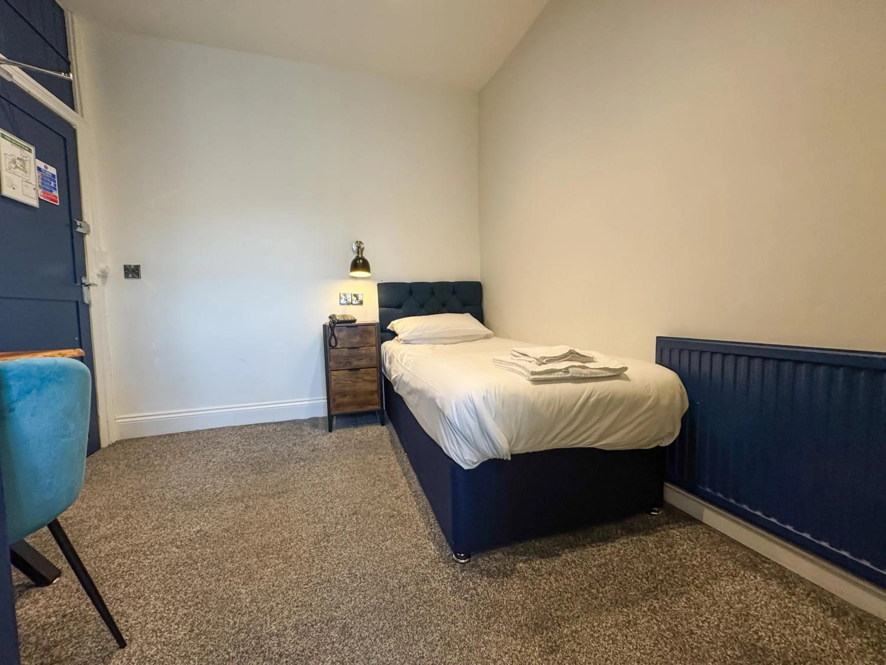 Bedroom, Bed in Delmont Hotel & View Restaurant