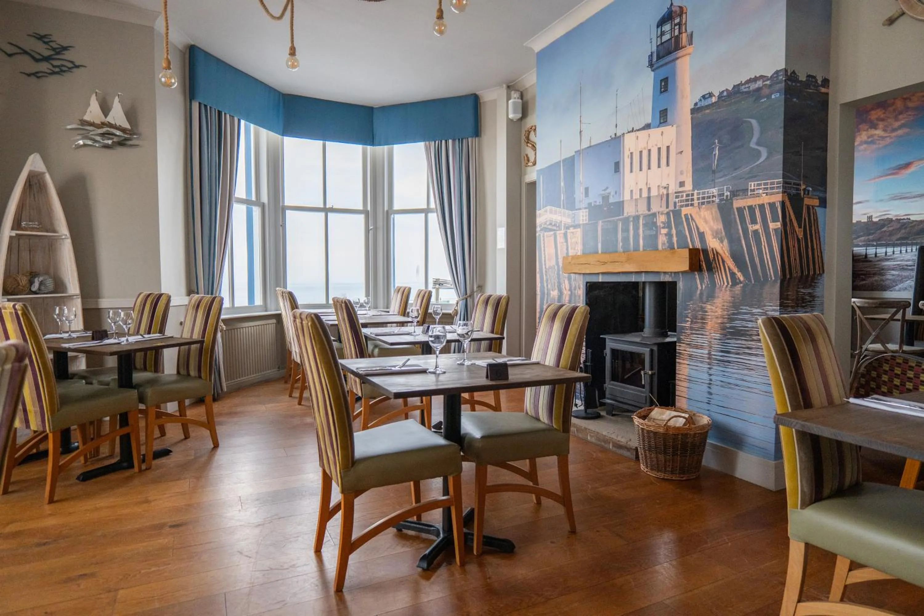 Restaurant/places to eat in Delmont Hotel & View Restaurant