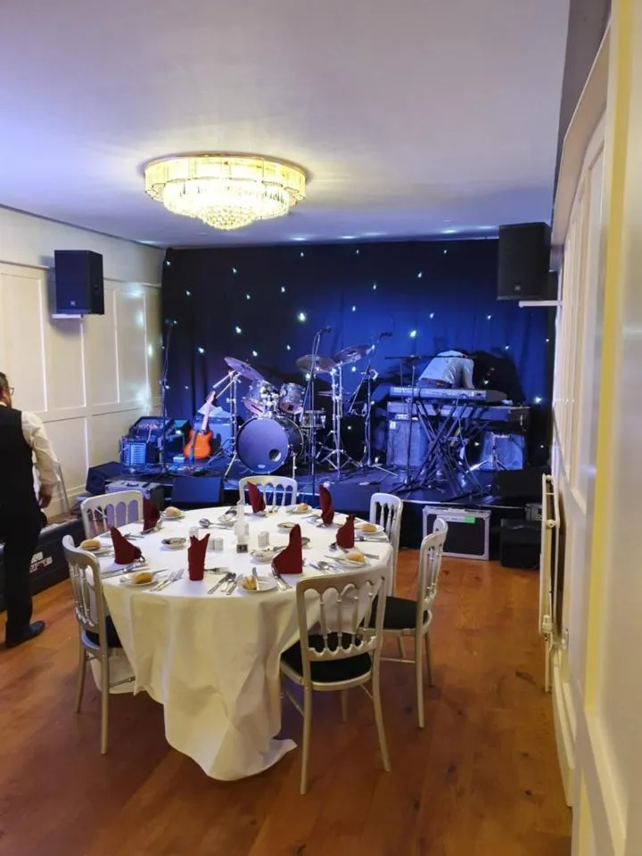 Restaurant/places to eat in Delmont Hotel & View Restaurant