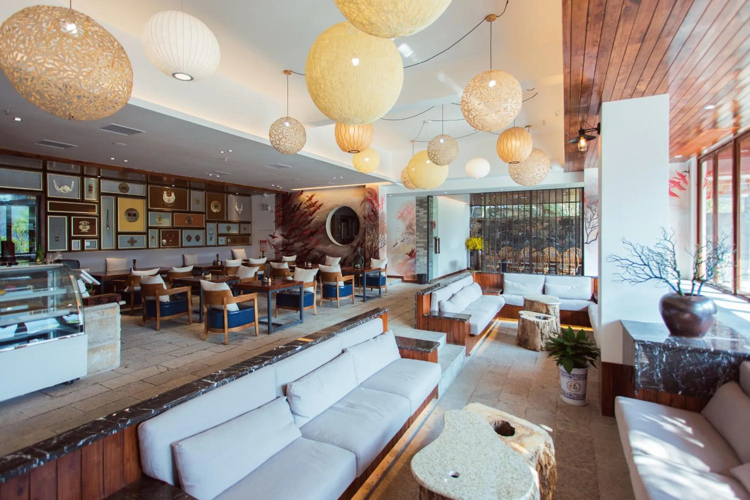 Restaurant/places to eat in Li River Resort