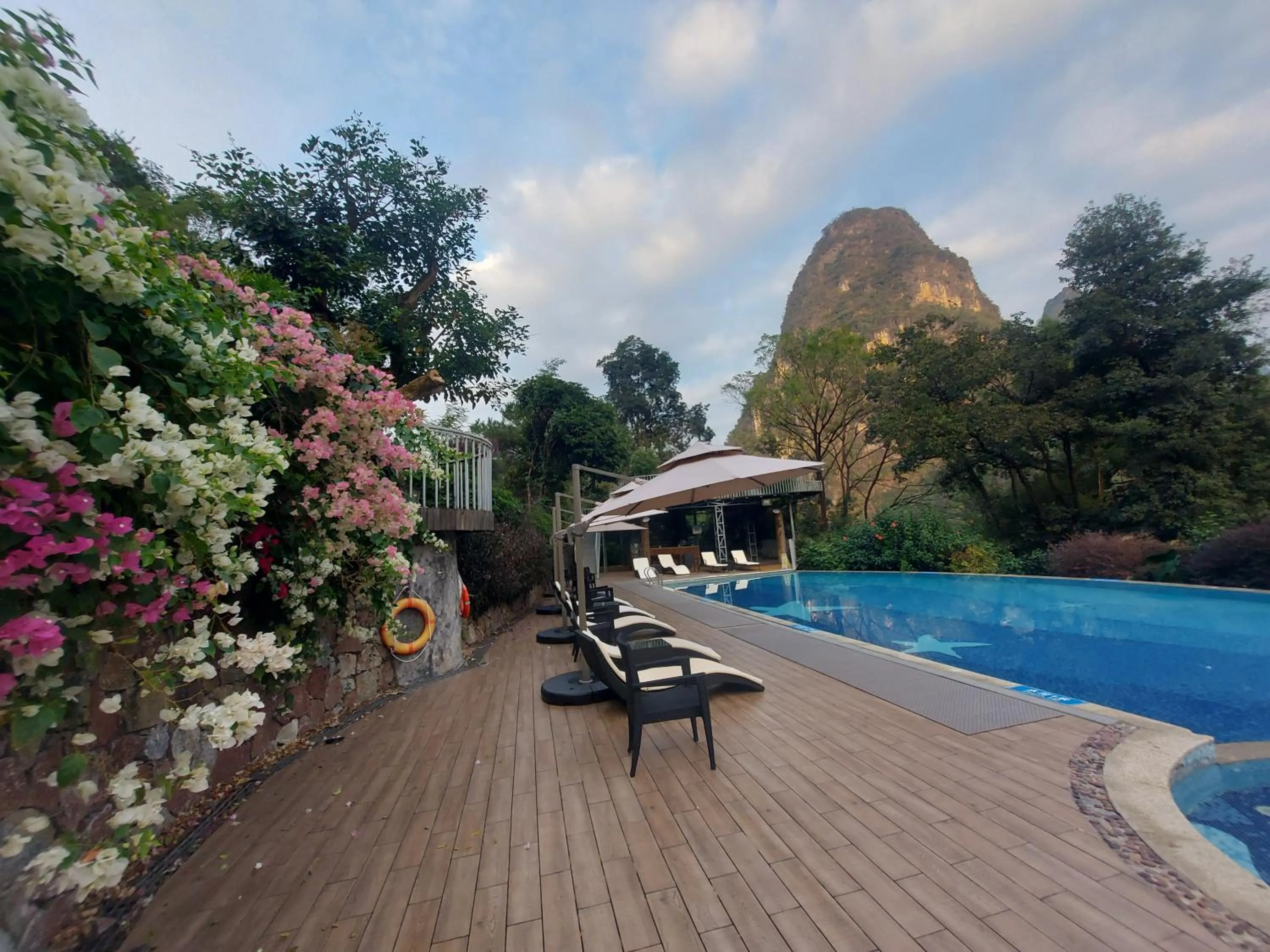 Property building in Li River Resort