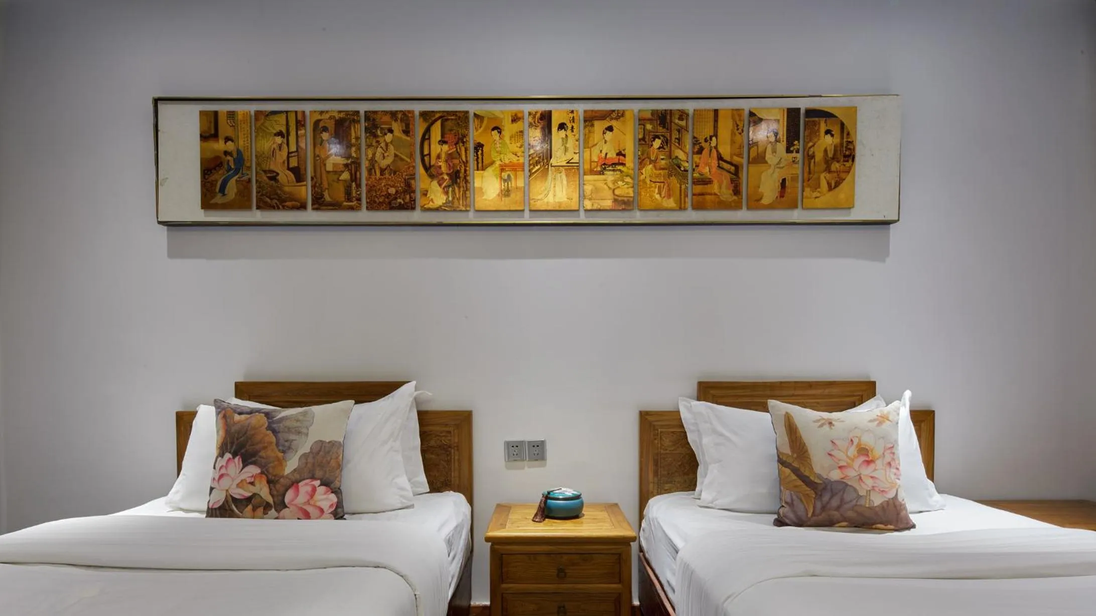 Bed in Li River Resort