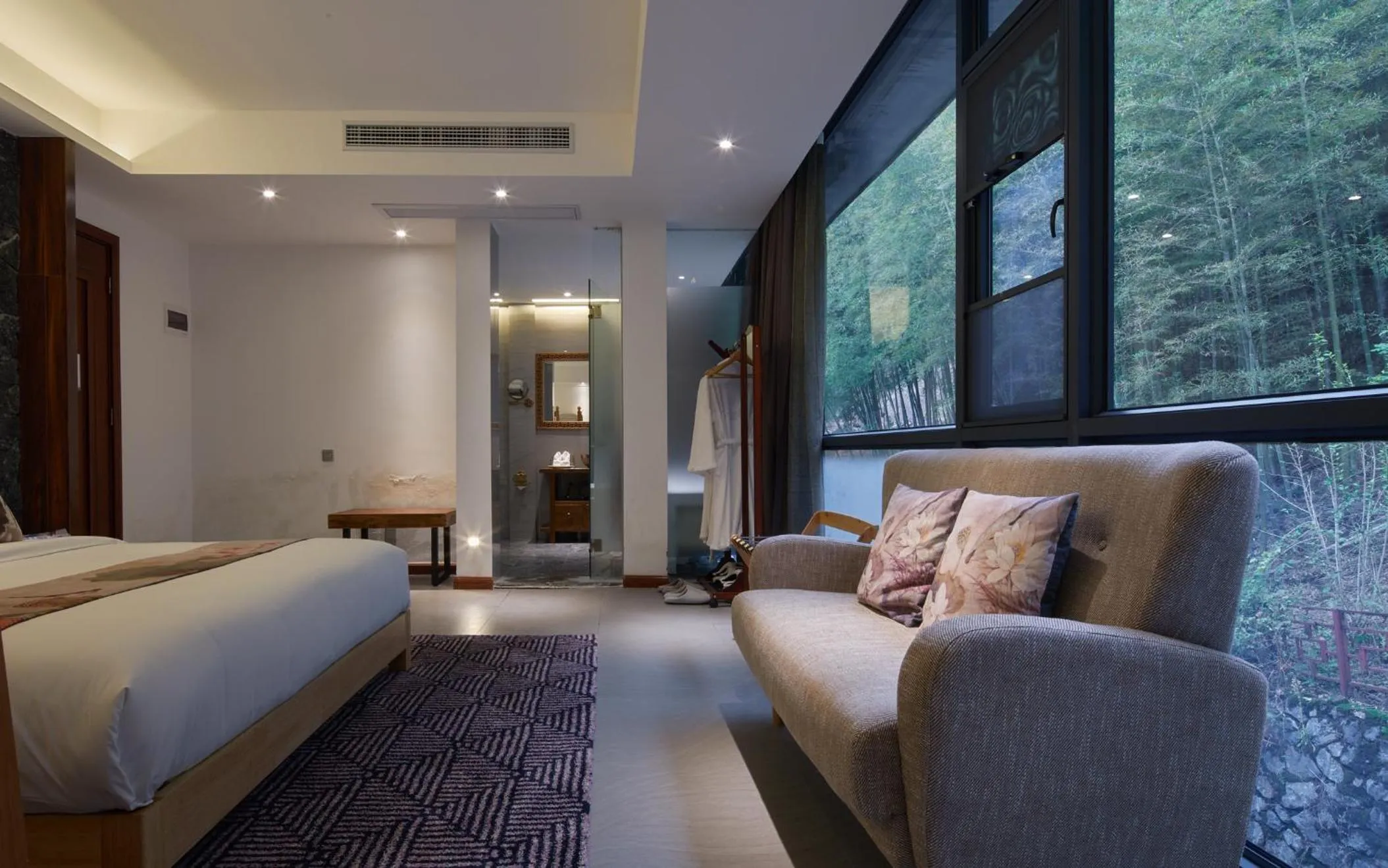 Photo of the whole room, Bed in Li River Resort