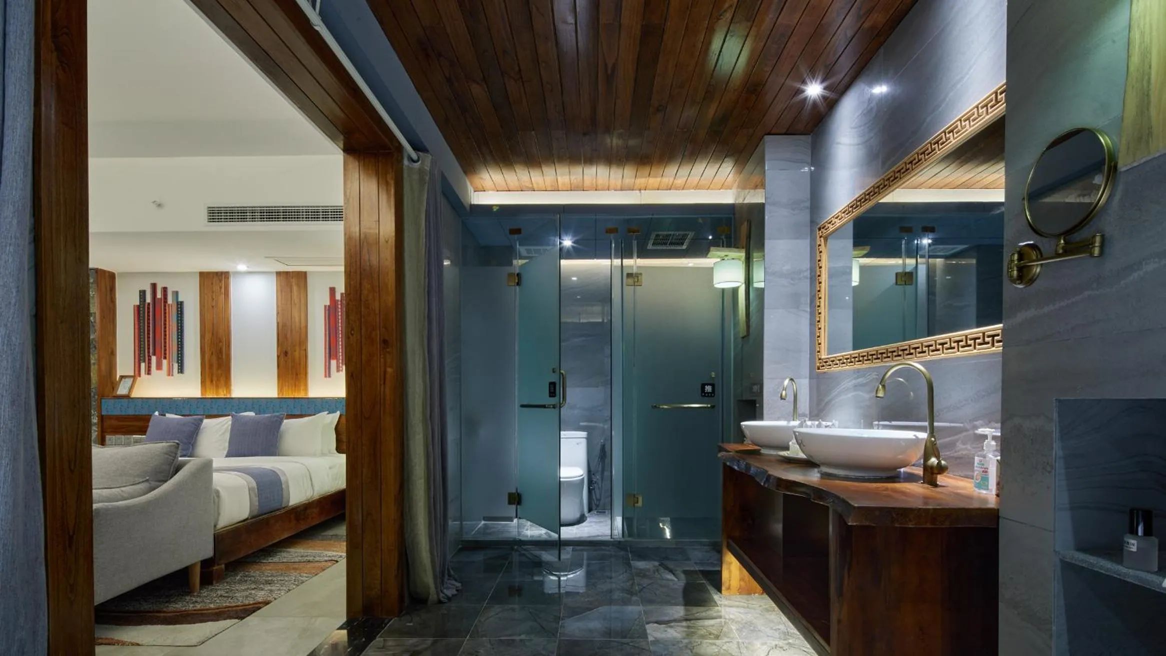 Toilet in Li River Resort