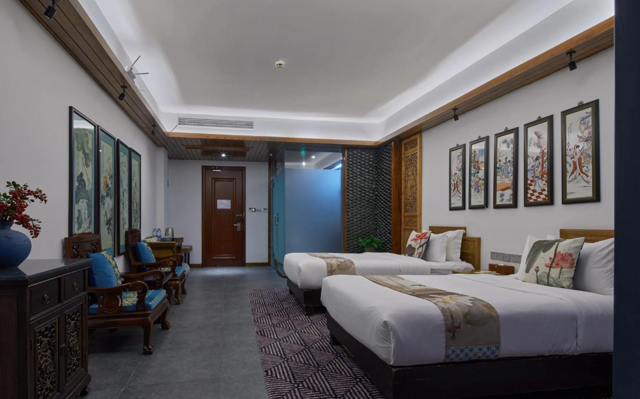 Photo of the whole room, Bed in Li River Resort