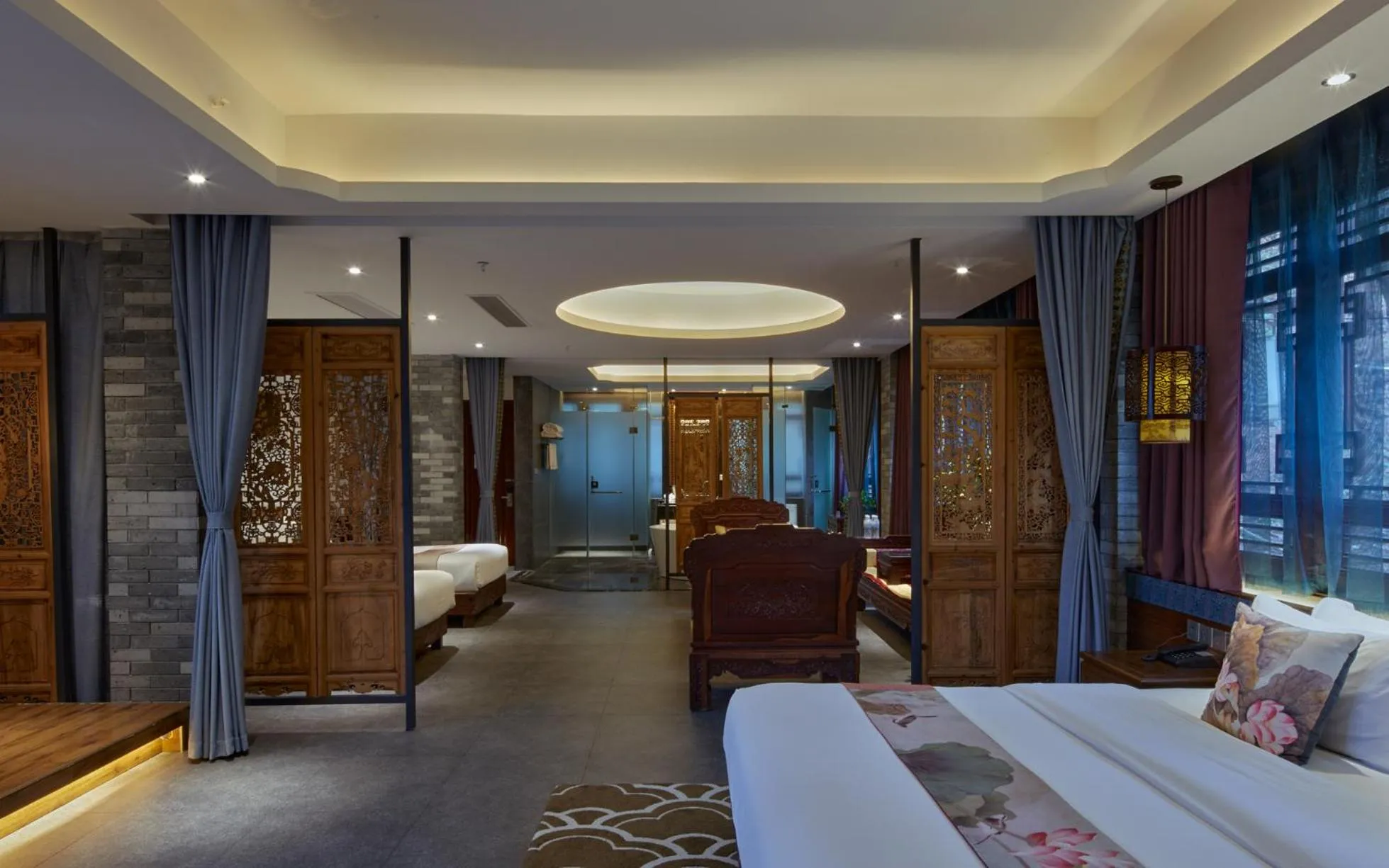 Photo of the whole room, Bed in Li River Resort