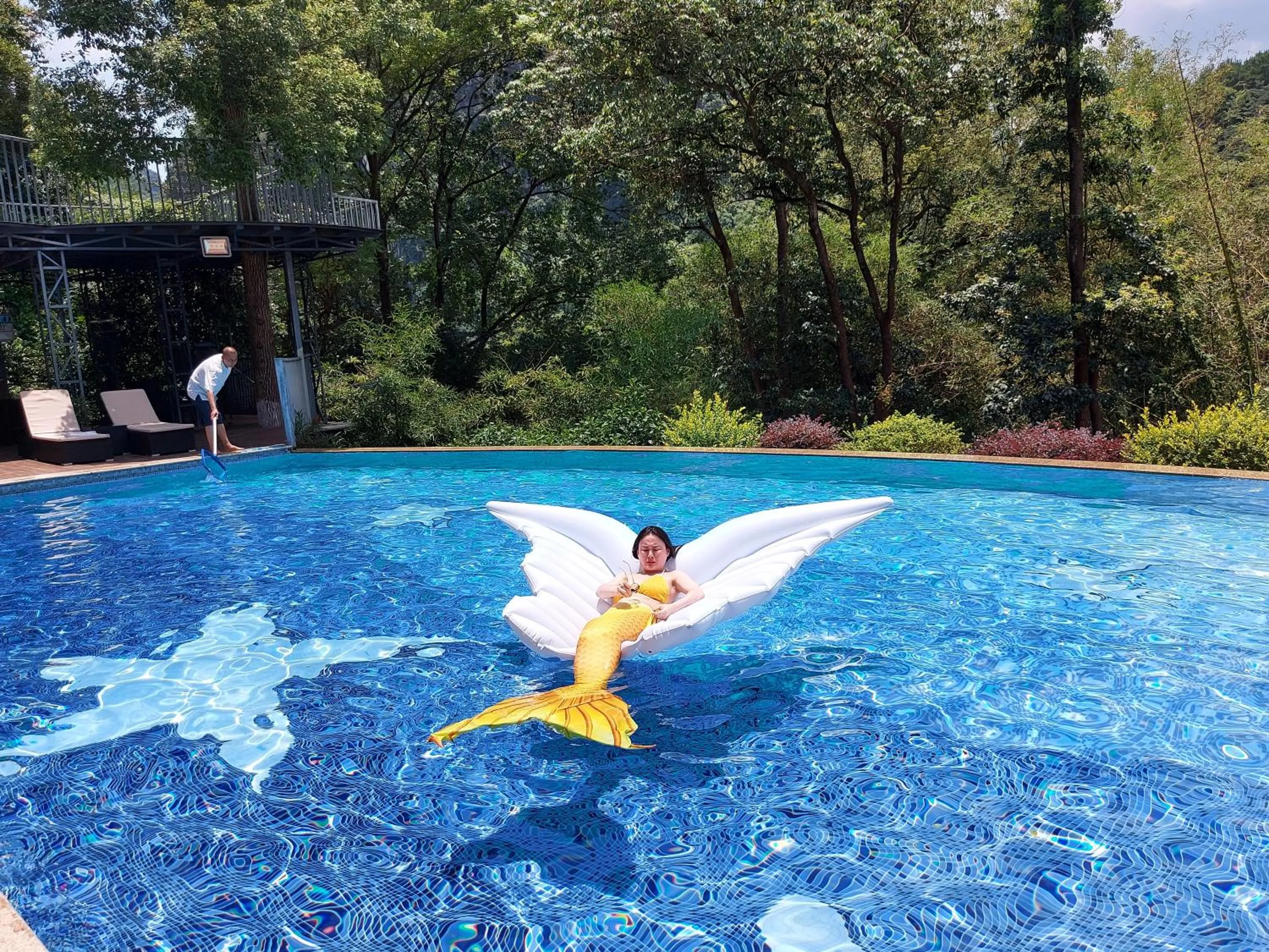 Swimming pool in Li River Resort