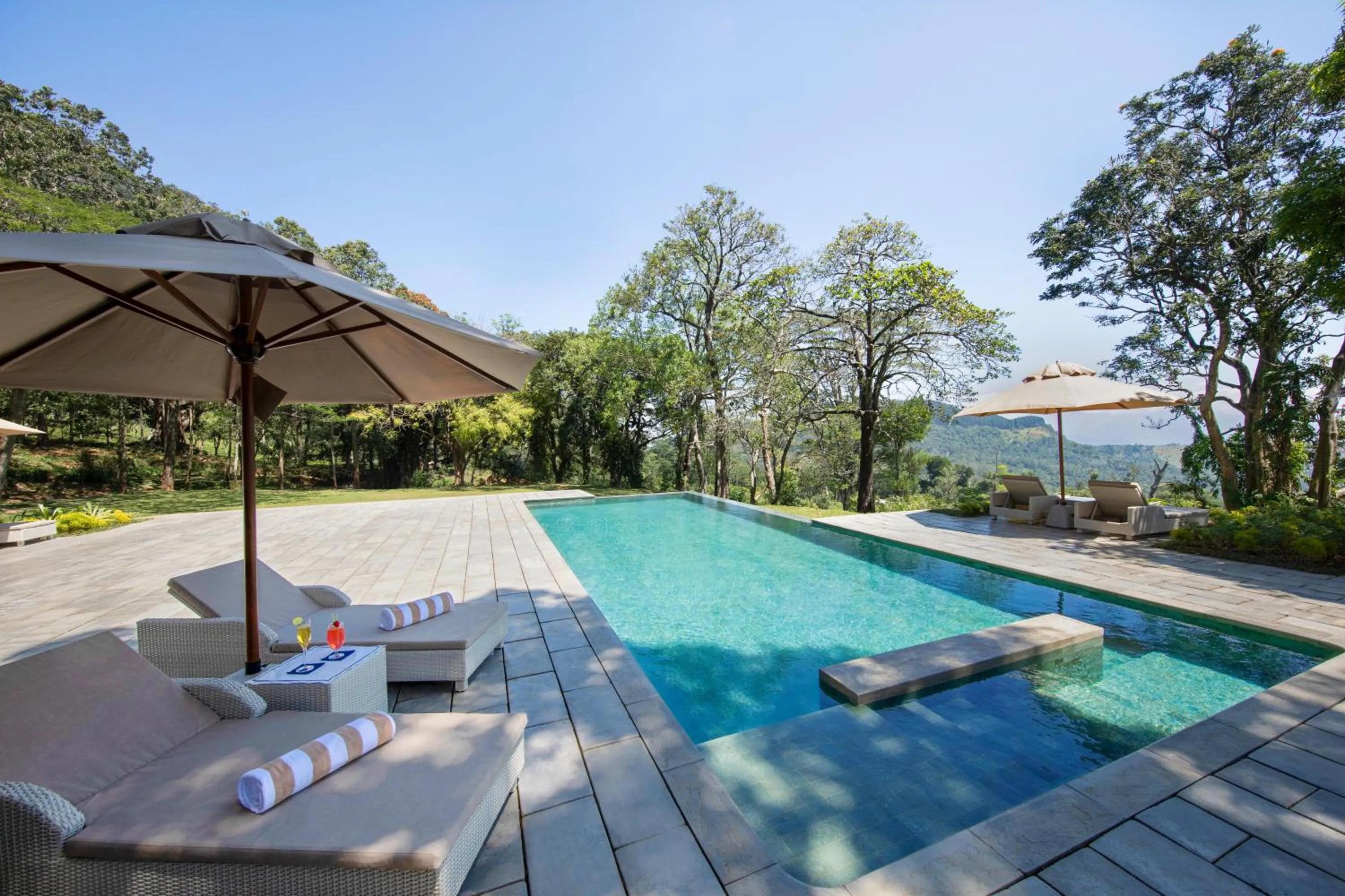 Mountain view in W15 Hanthana Estate Kandy