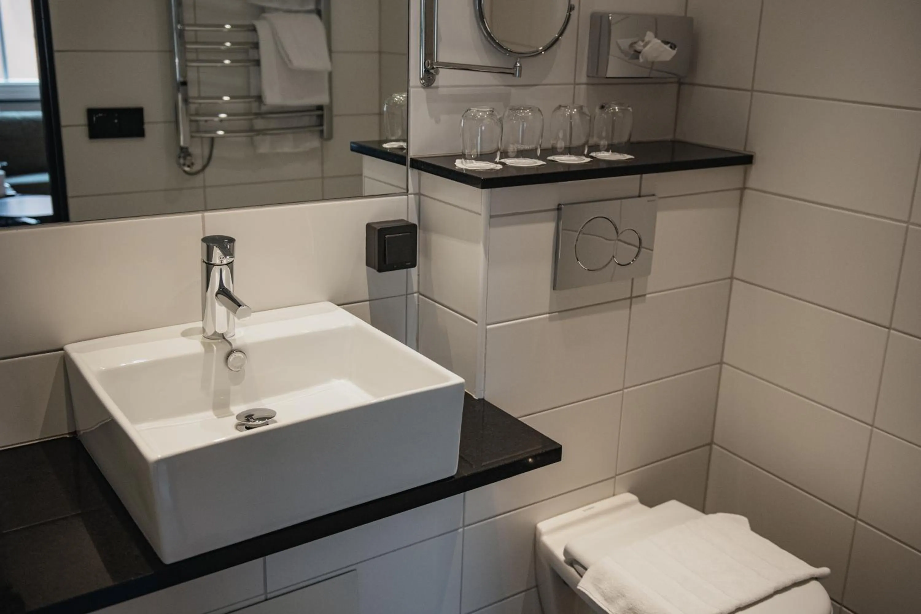 Shower in Home Hotel Slottsparken