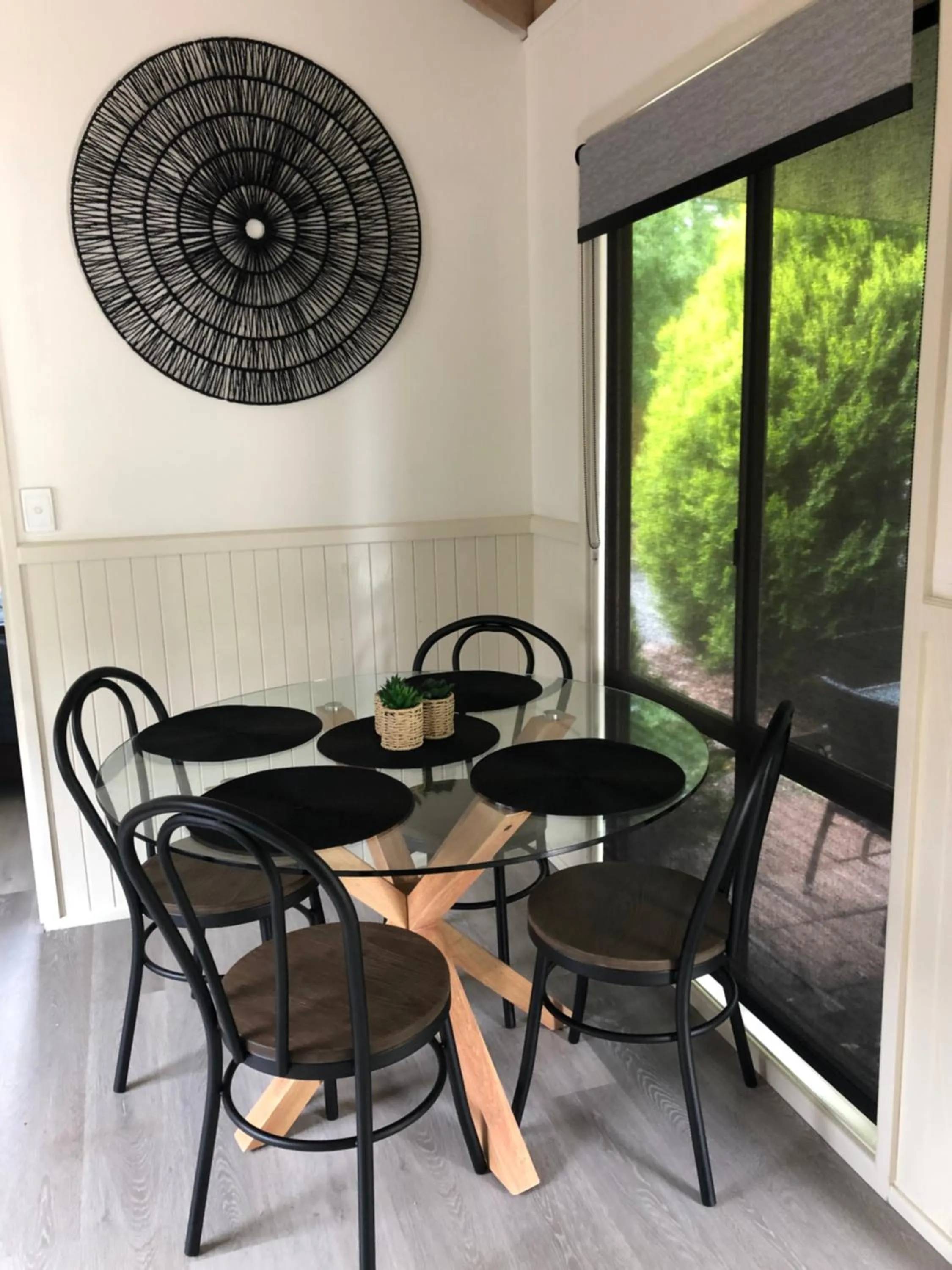 Dining area in Armidale Tourist Park