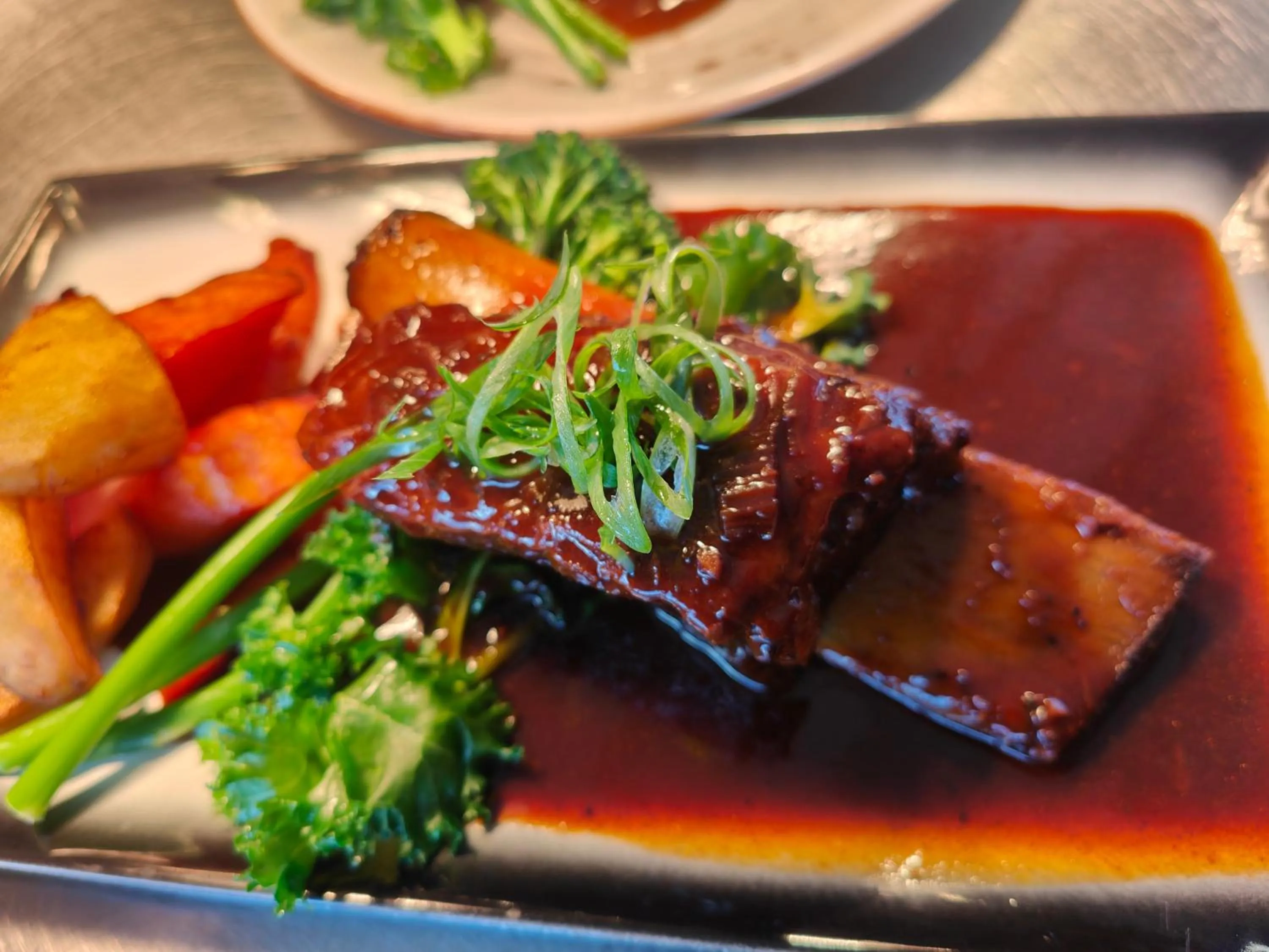 Restaurant/places to eat in Centennial Inn on Bathurst