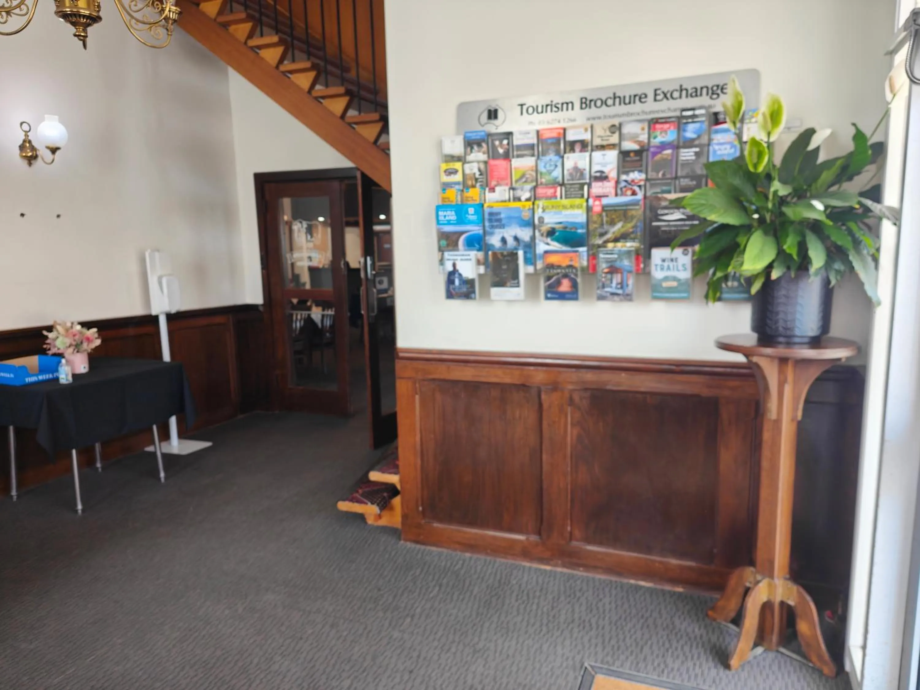 Lobby or reception in Centennial Inn on Bathurst