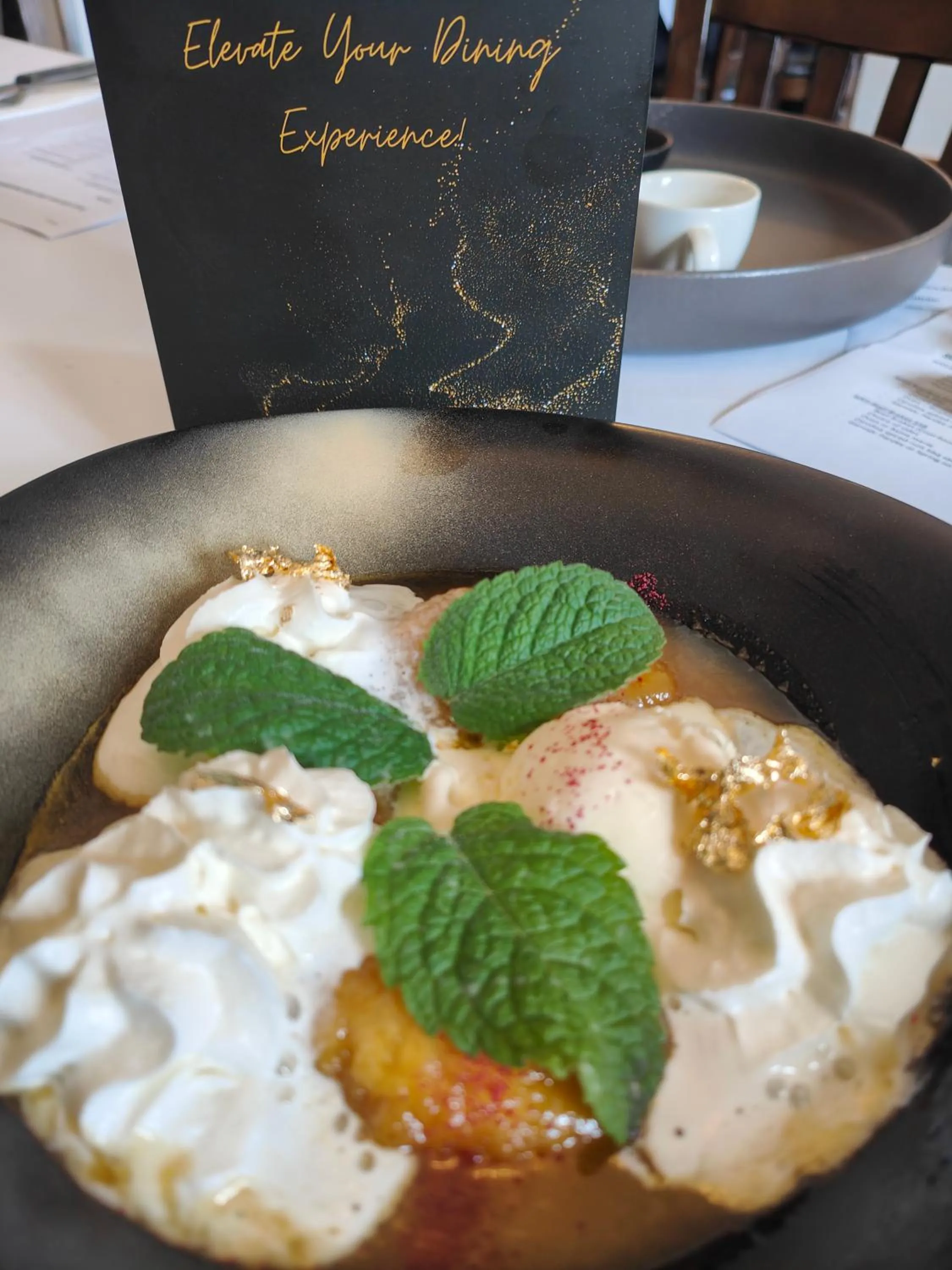 Restaurant/places to eat in Centennial Inn on Bathurst